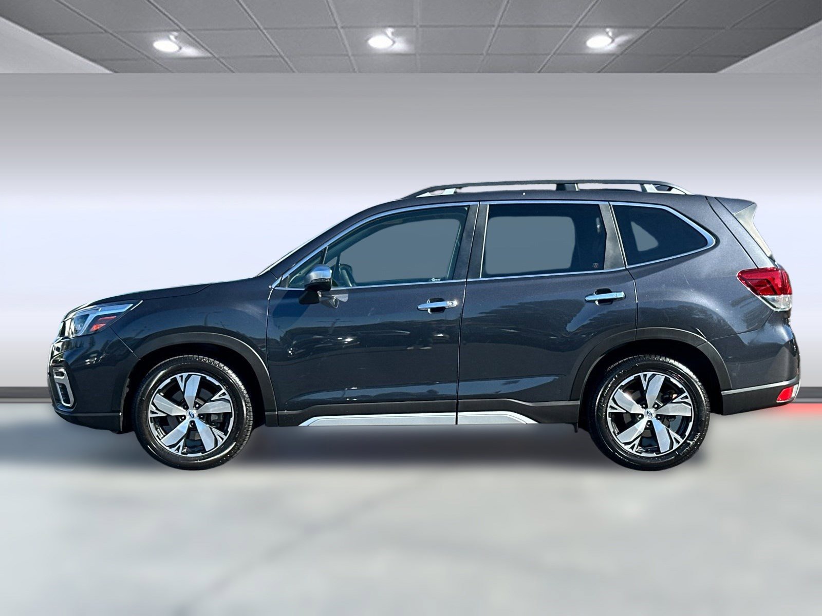 2019 Subaru Forester Touring photo 2