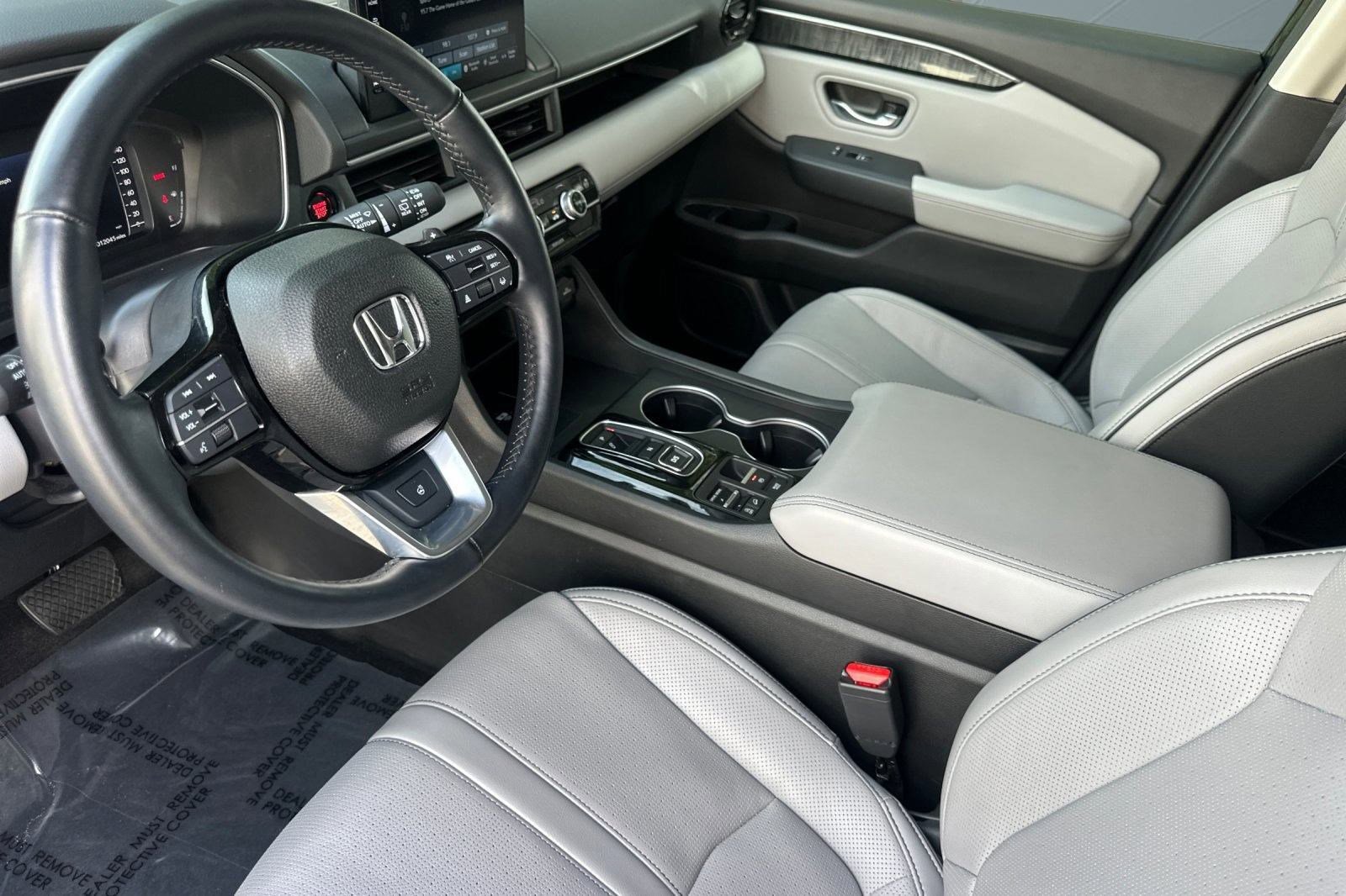 2023 Honda Pilot Elite photo 3