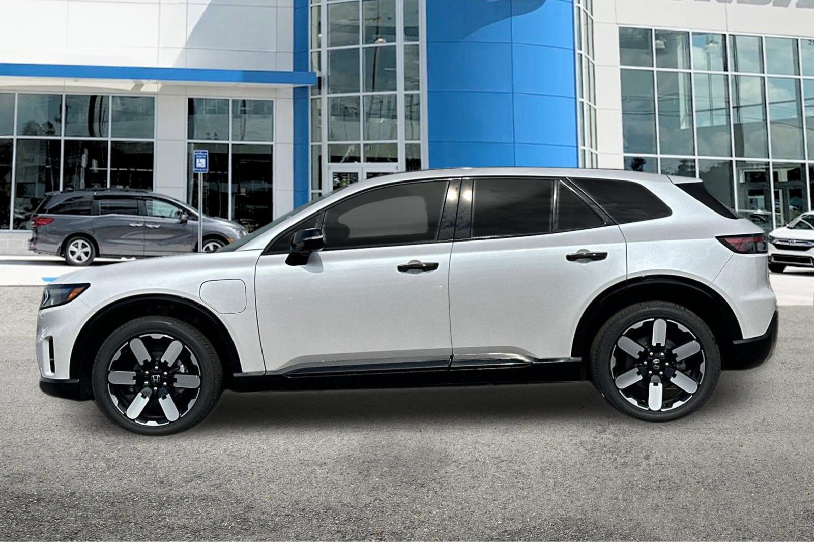 2025 Honda Prologue Elite photo 2