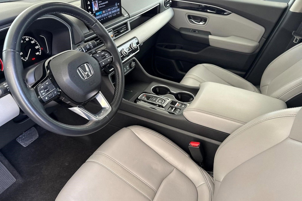 Certified 2025 Honda Pilot Touring SUV