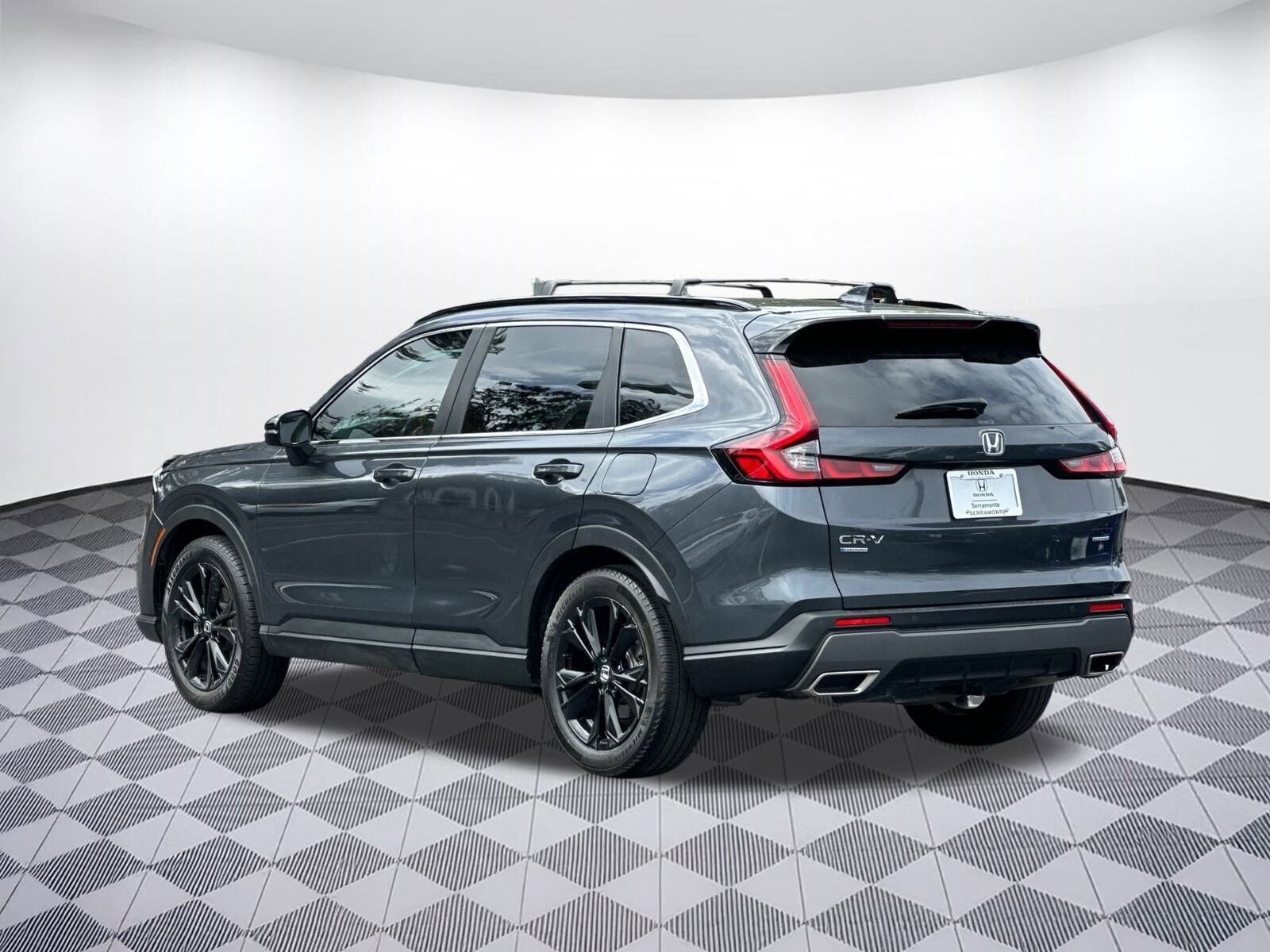 2024 Honda CR-V Hybrid Sport Touring photo 3