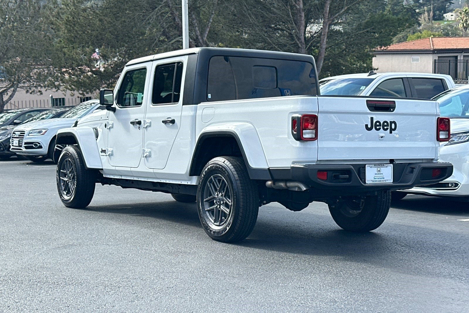 2024 Jeep Gladiator Sport S photo 4