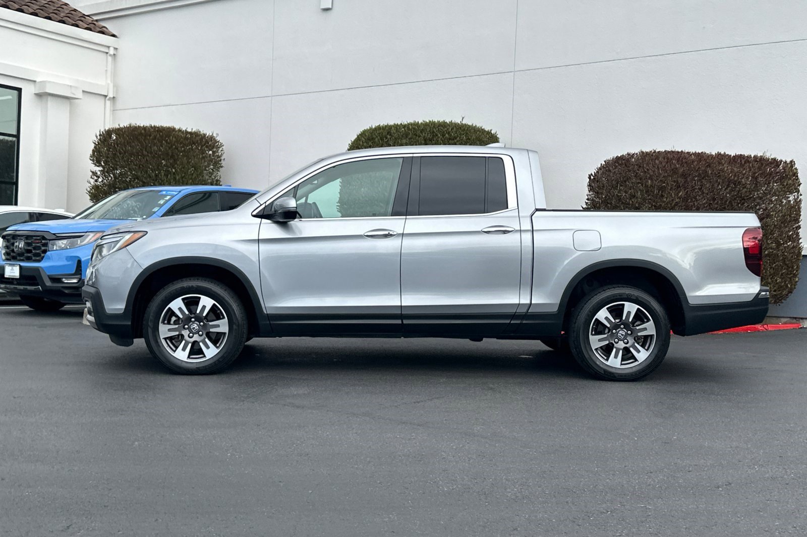 2017 Honda Ridgeline RTL-E photo 2