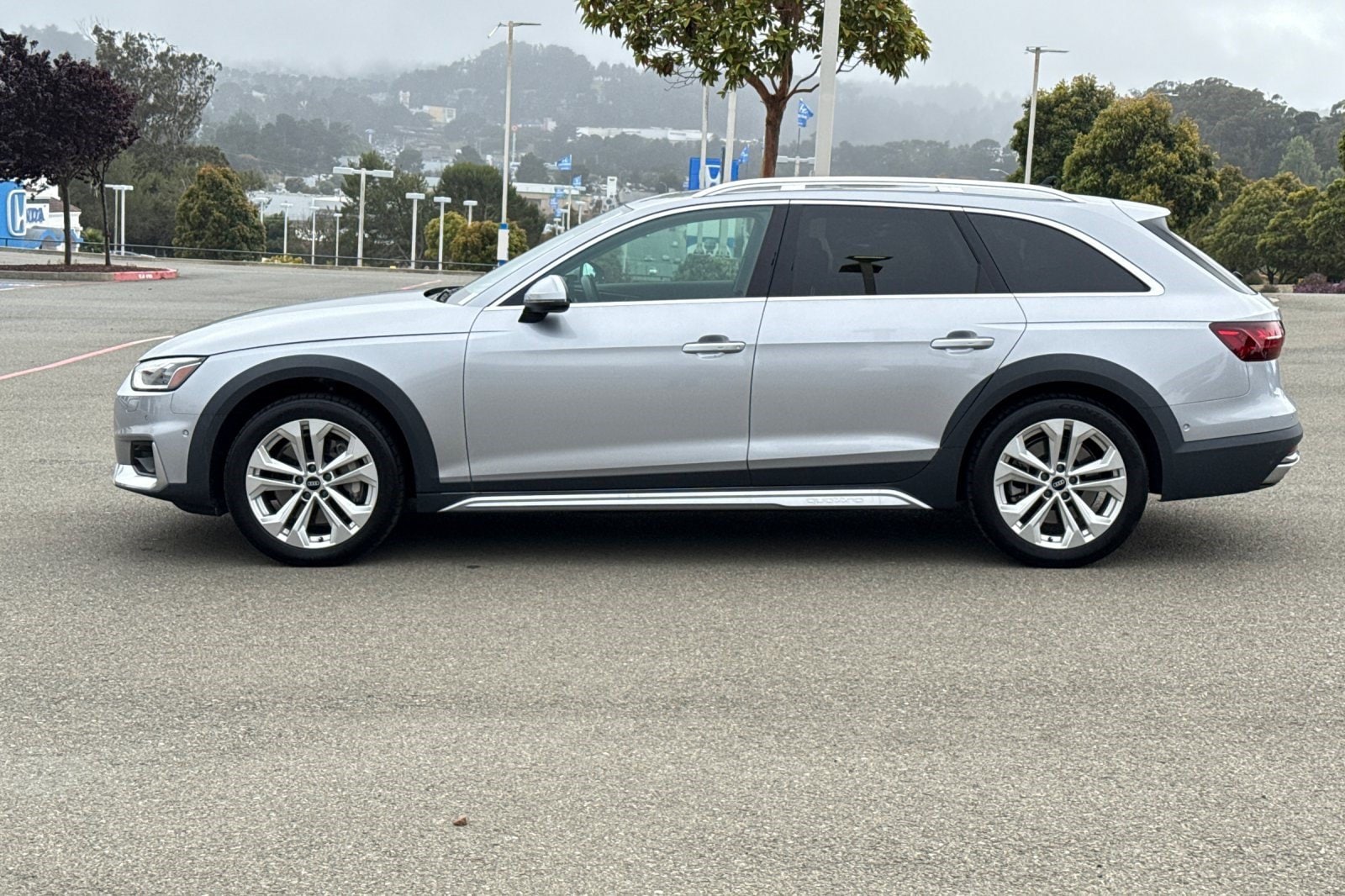 A4 Allroad 45 Premium Wagon