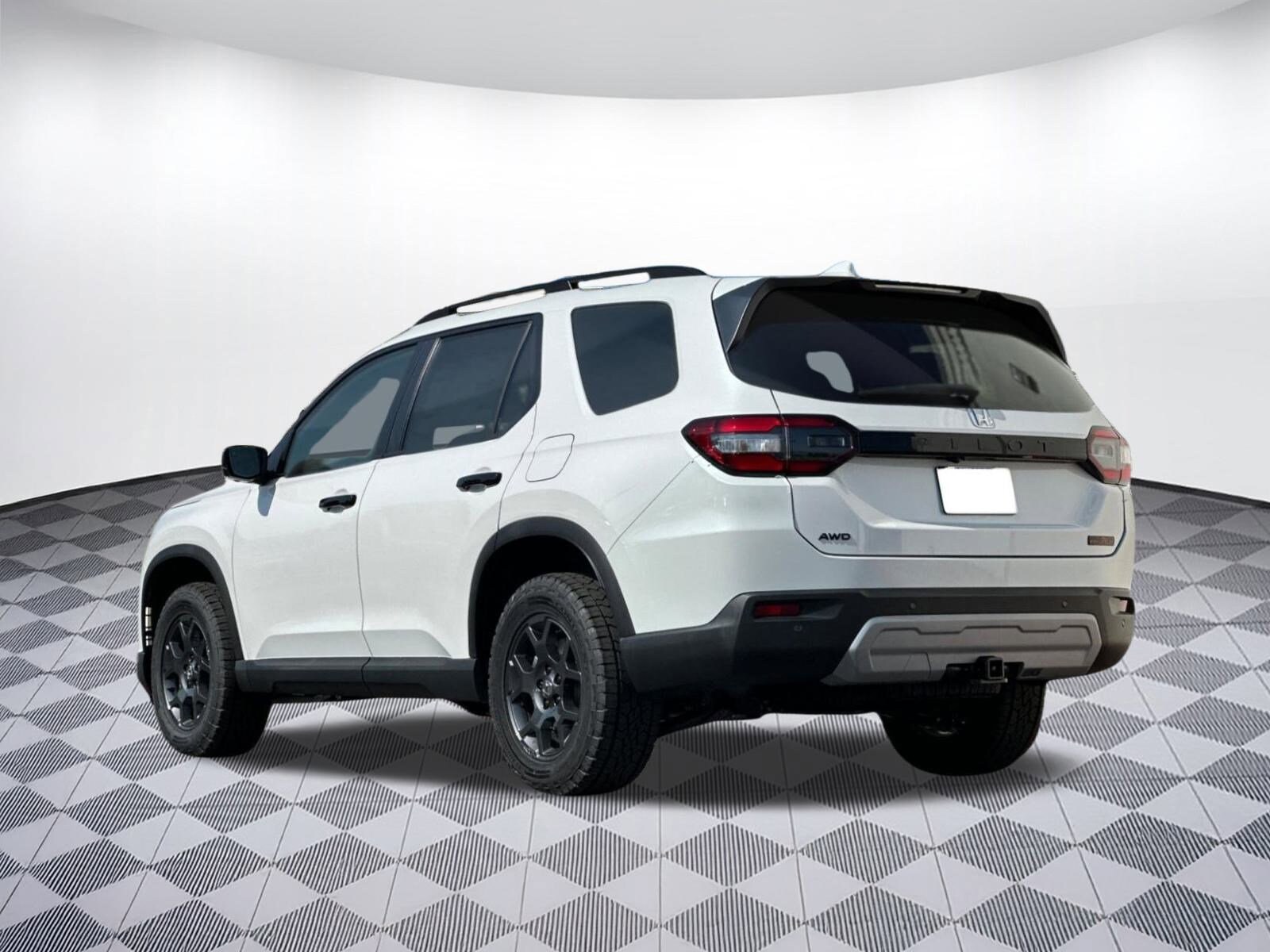 2025 Honda Pilot TrailSport photo 2