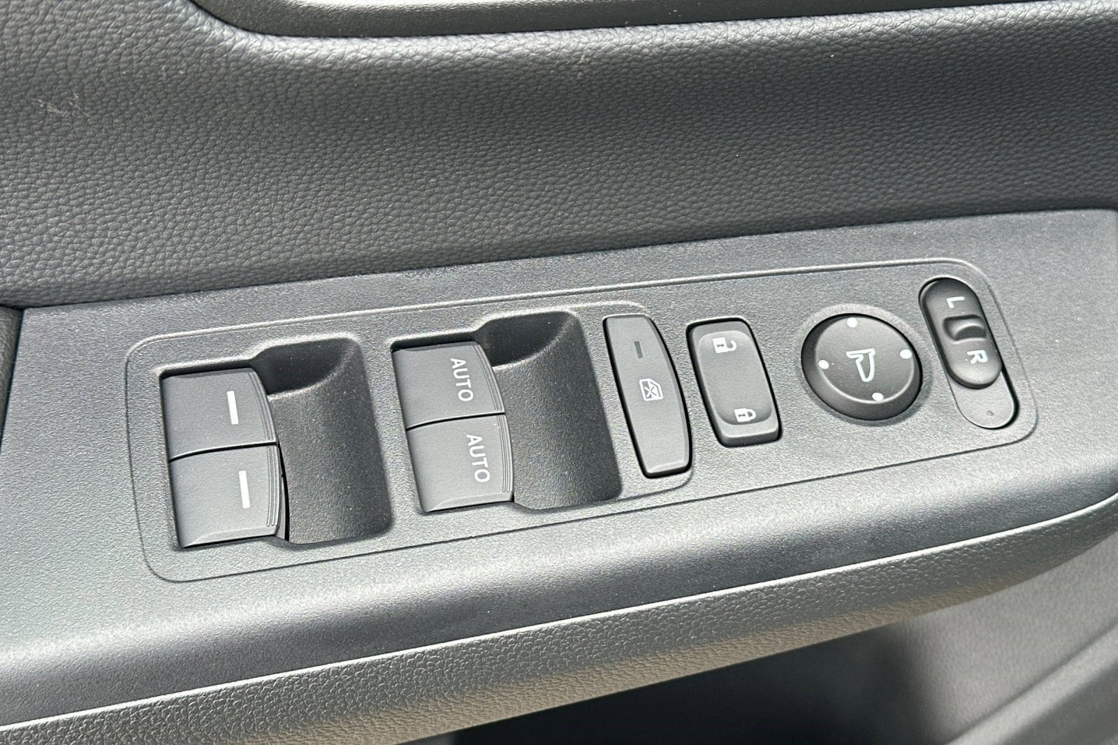 2026 Honda CR-V EX - Photo 13