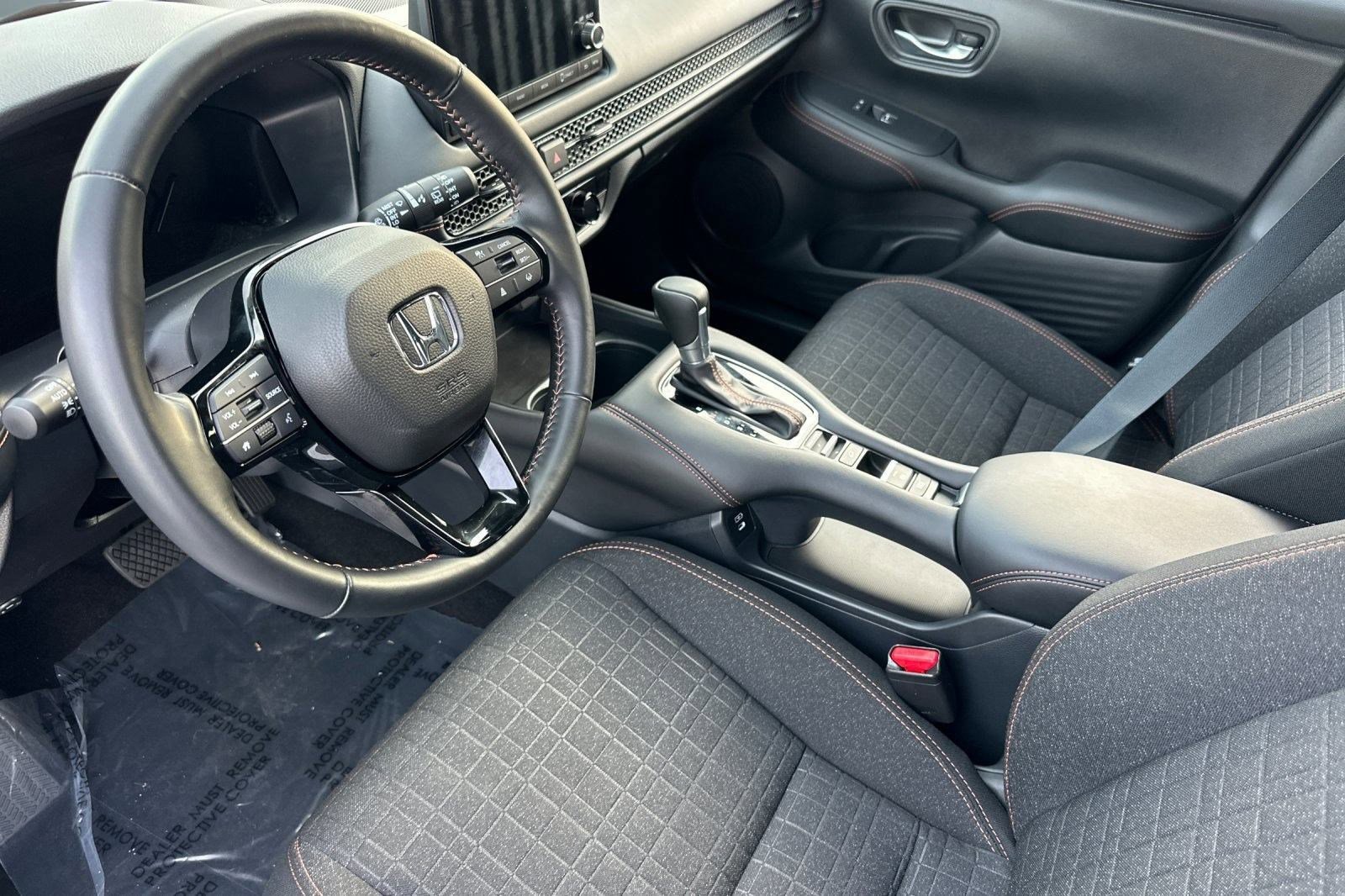 2025 Honda HR-V Sport photo 4