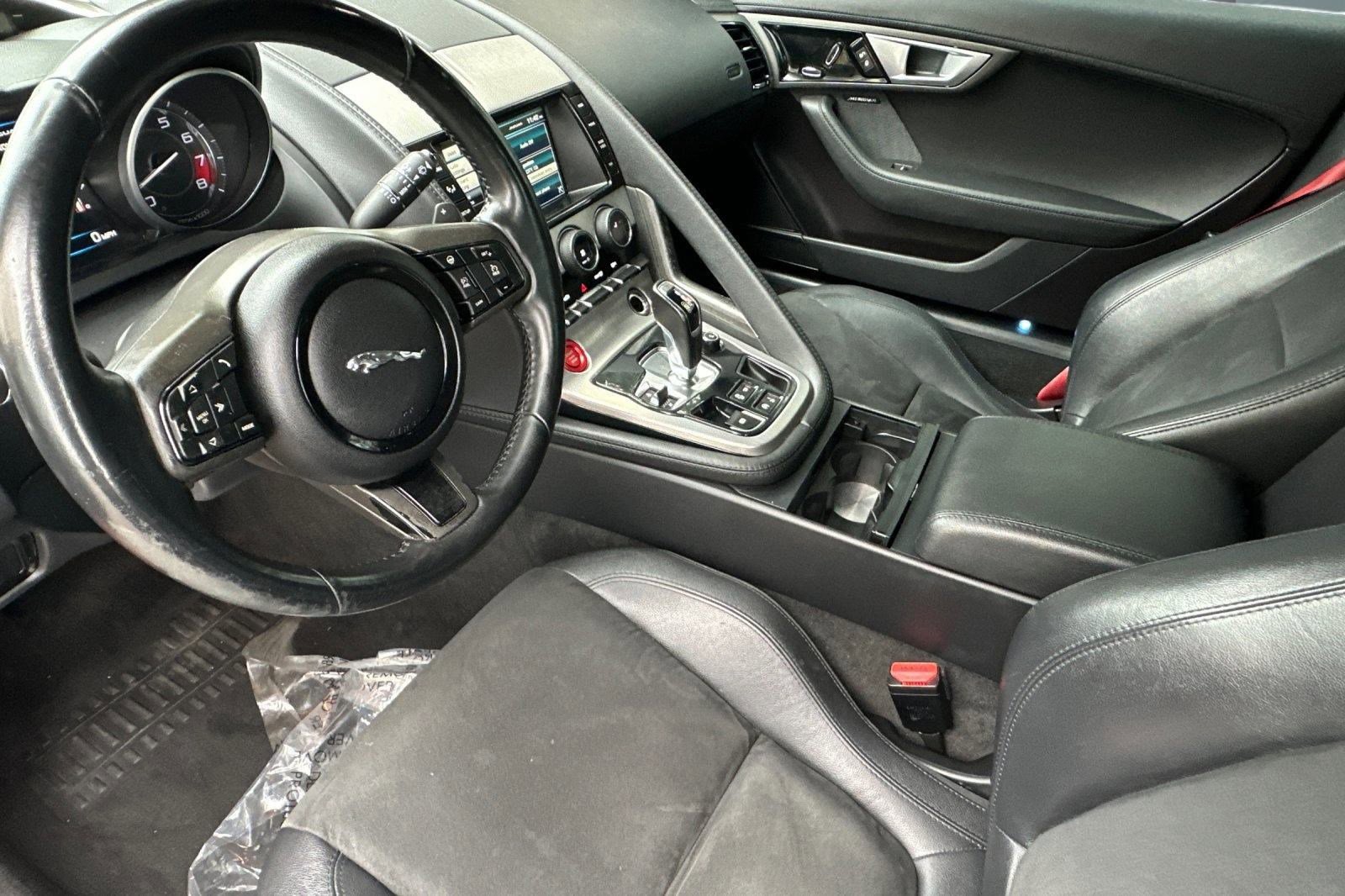 2015 Jaguar F-TYPE Base photo 4