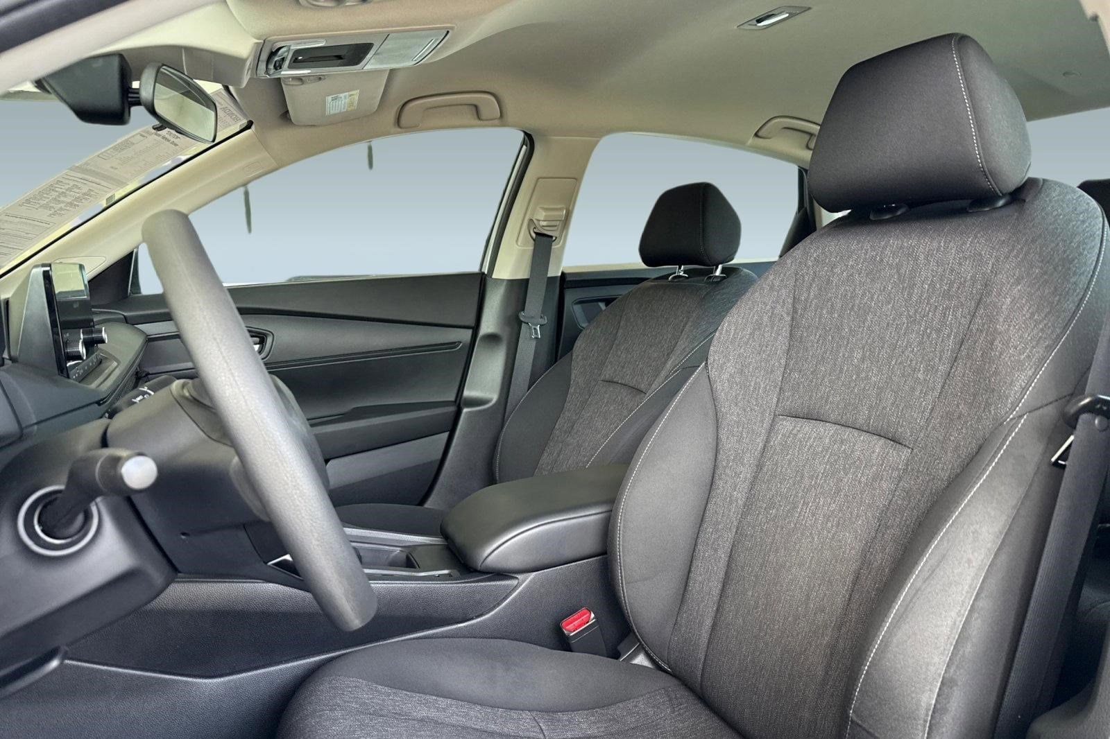 2023 Honda Accord LX photo 4