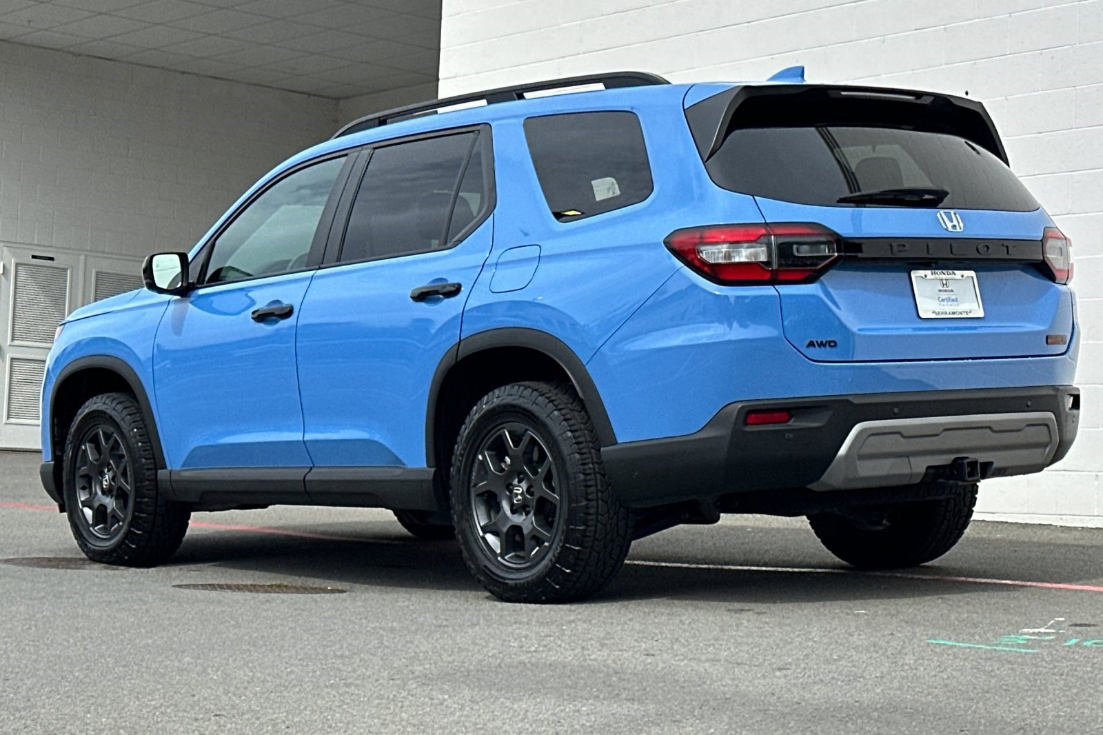 2025 Honda Pilot TrailSport photo 3