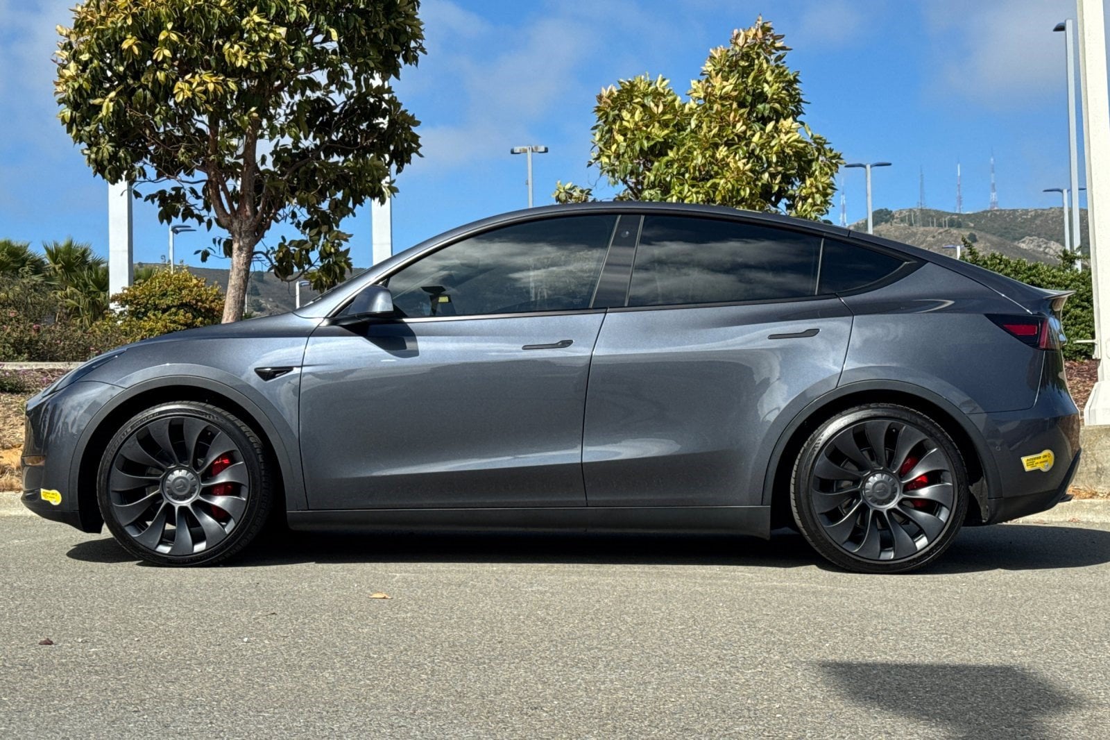 Used 2022 Tesla Model Y Performance with VIN 7SAYGDEF8NF521286 for sale in Colma, CA