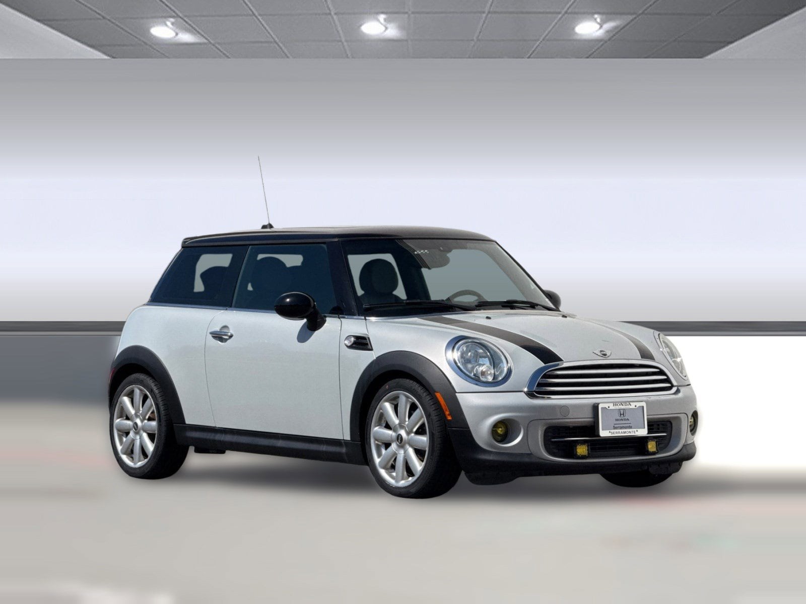 2013 MINI Hardtop Cooper photo 5