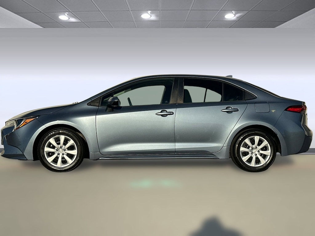 Used 2020 Toyota Corolla LE Sedan