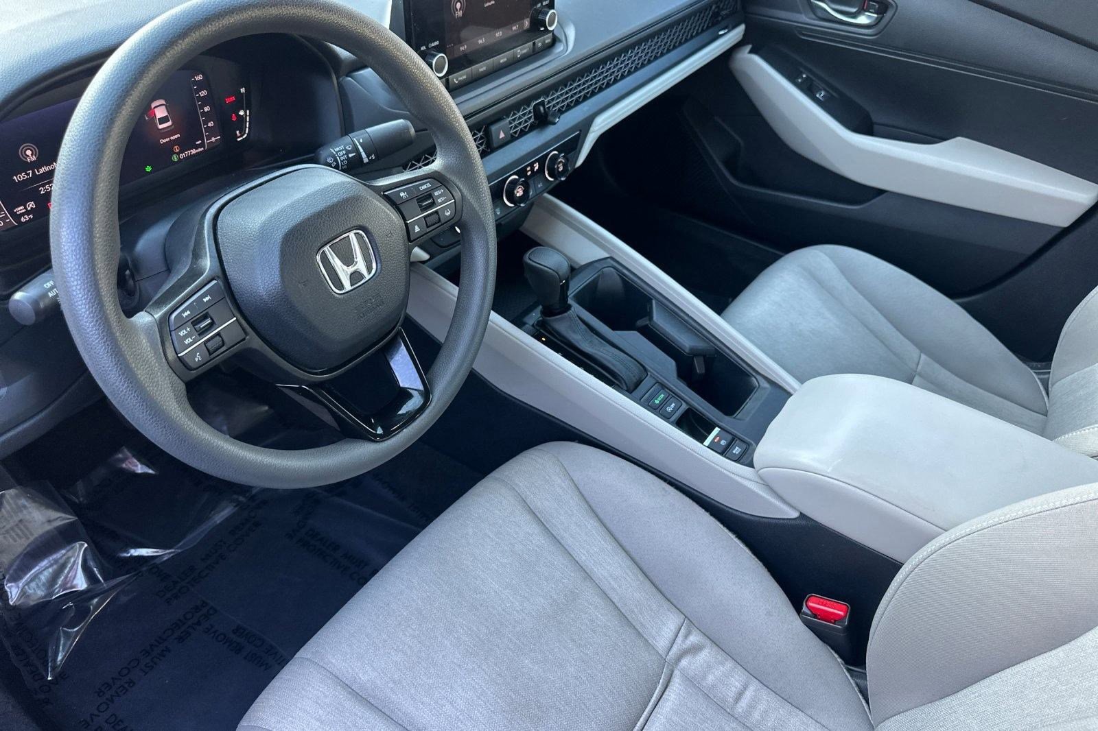 2023 Honda Accord LX photo 4