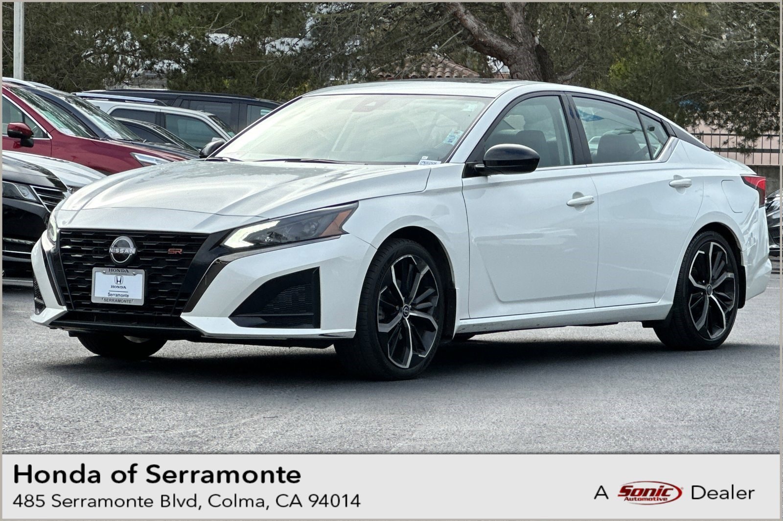 2023 Nissan Altima SR's photo