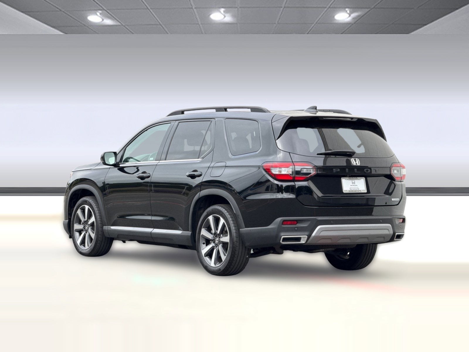 2024 Honda Pilot Touring photo 2
