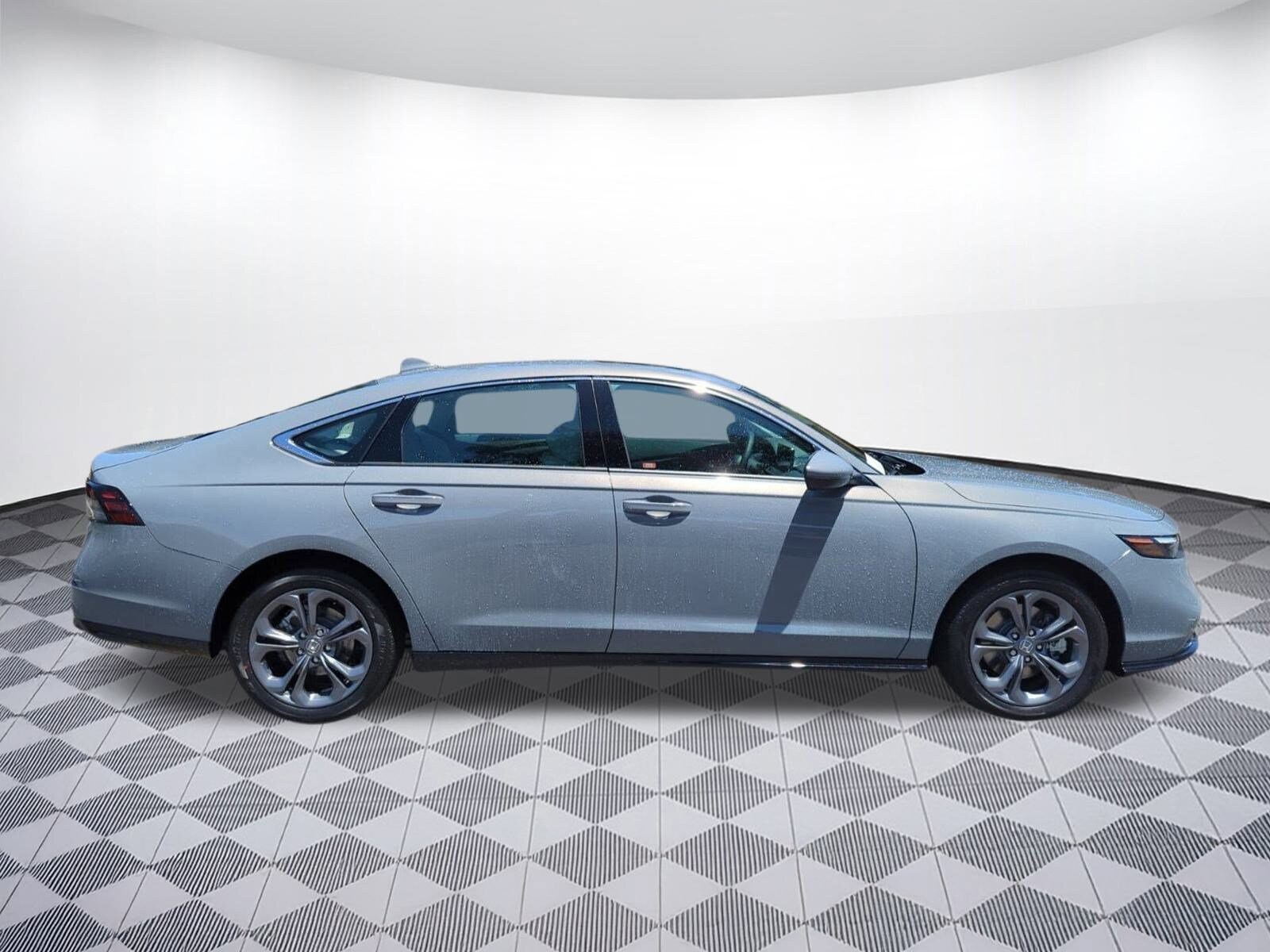 2025 Honda Accord Hybrid EX-L photo 2