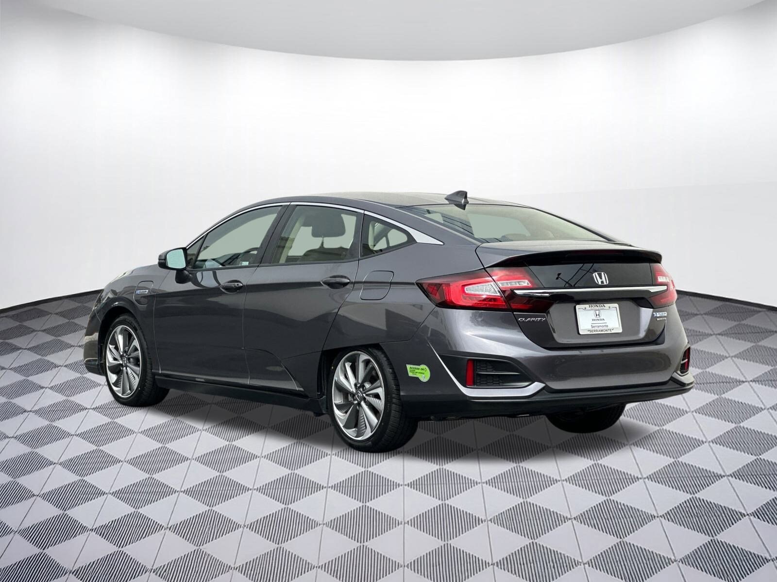 2019 Honda Clarity Plug-In Hybrid Touring photo 3