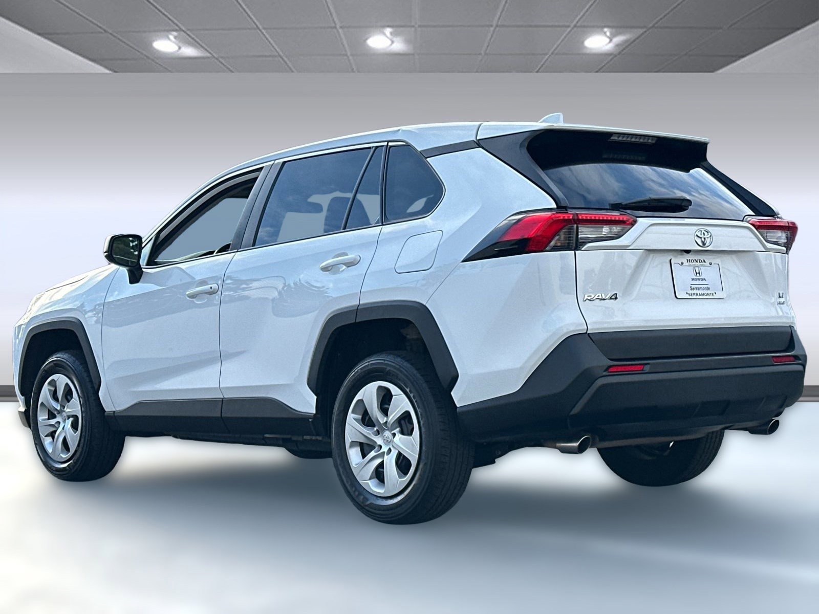 2023 Toyota RAV4 LE photo 4