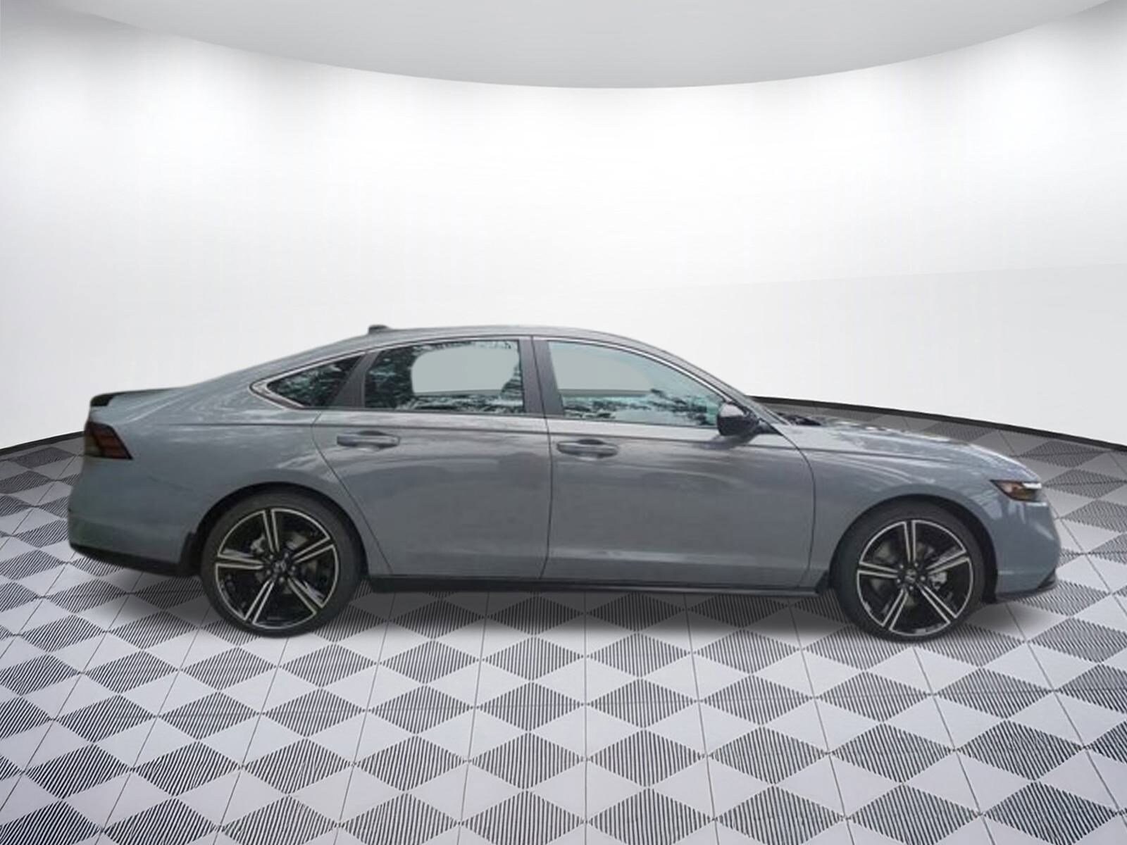 2025 Honda Accord Hybrid Sport photo 2