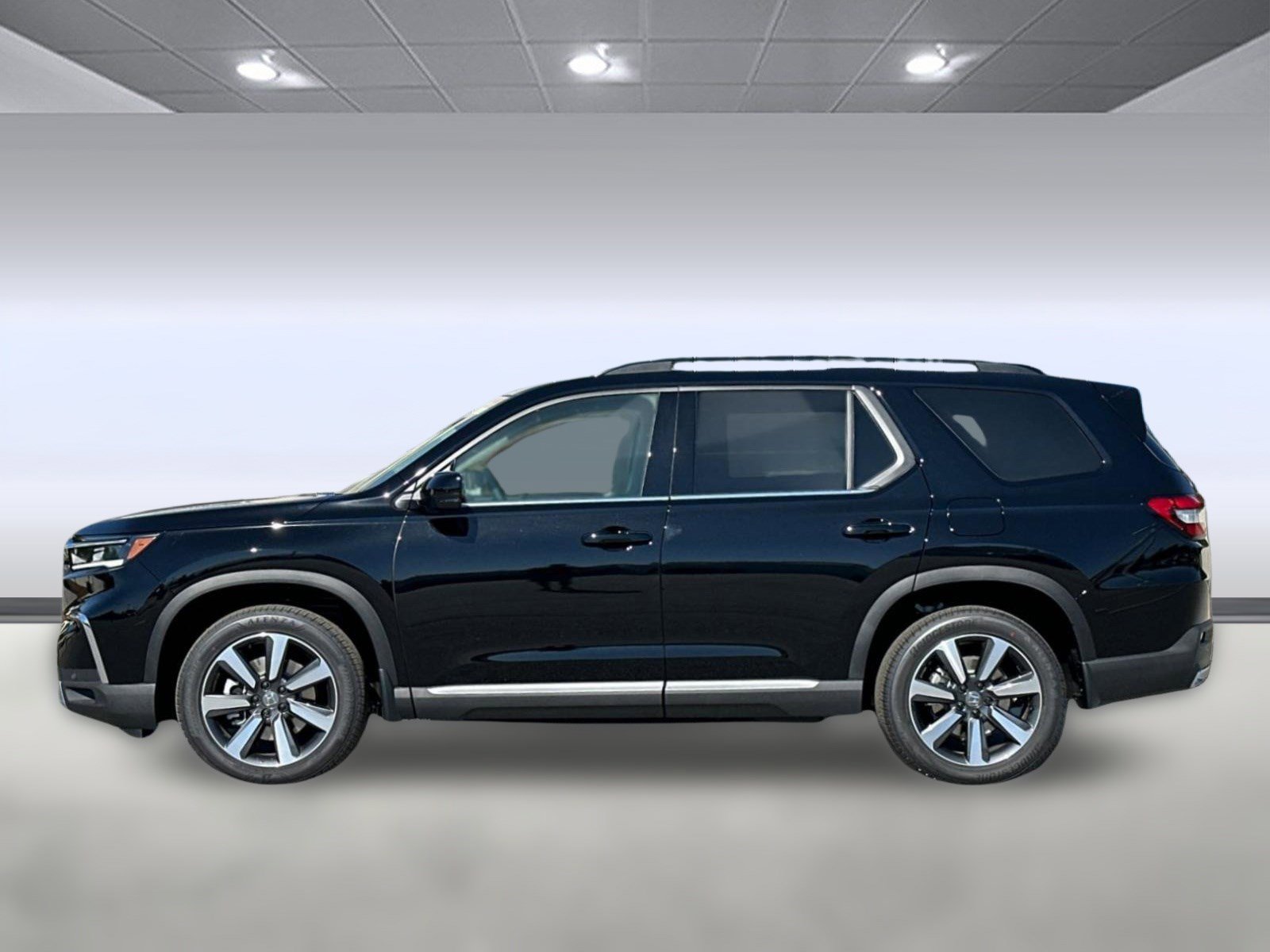 2025 Honda Pilot Touring photo 2