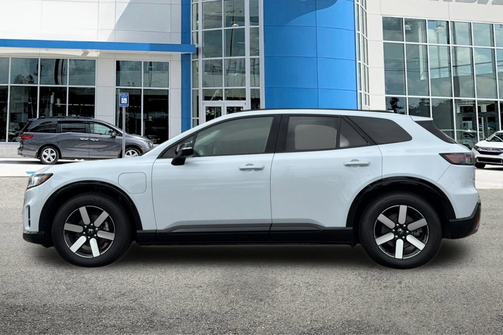 2026 Honda Prologue Touring photo 2