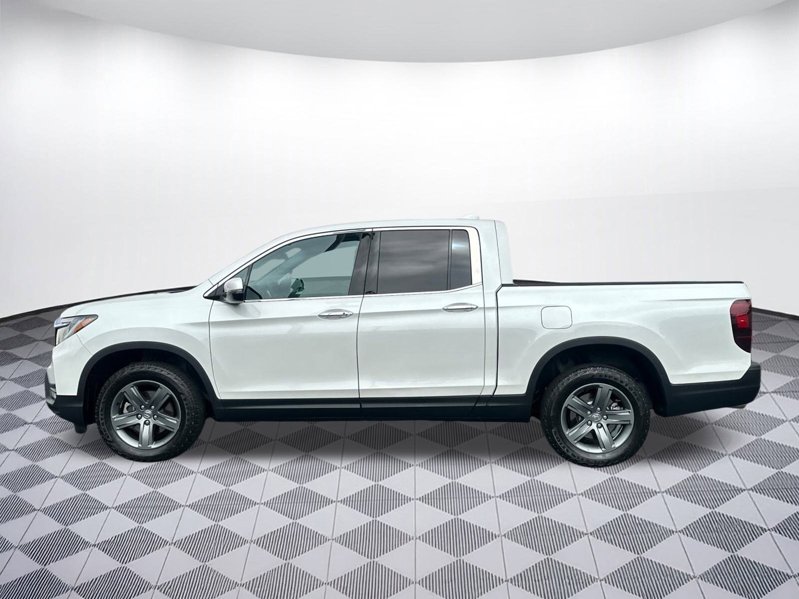 2022 Honda Ridgeline RTL-E photo 2