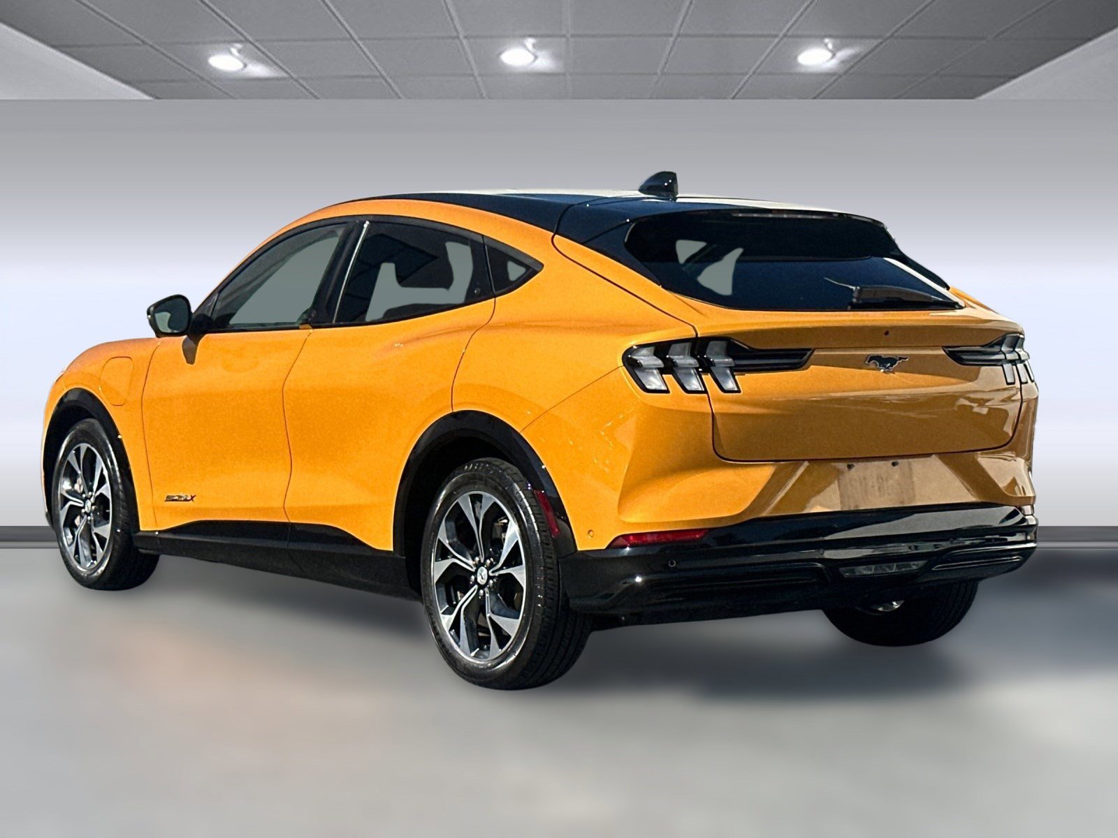 2022 Ford Mustang Mach-E Premium photo 3