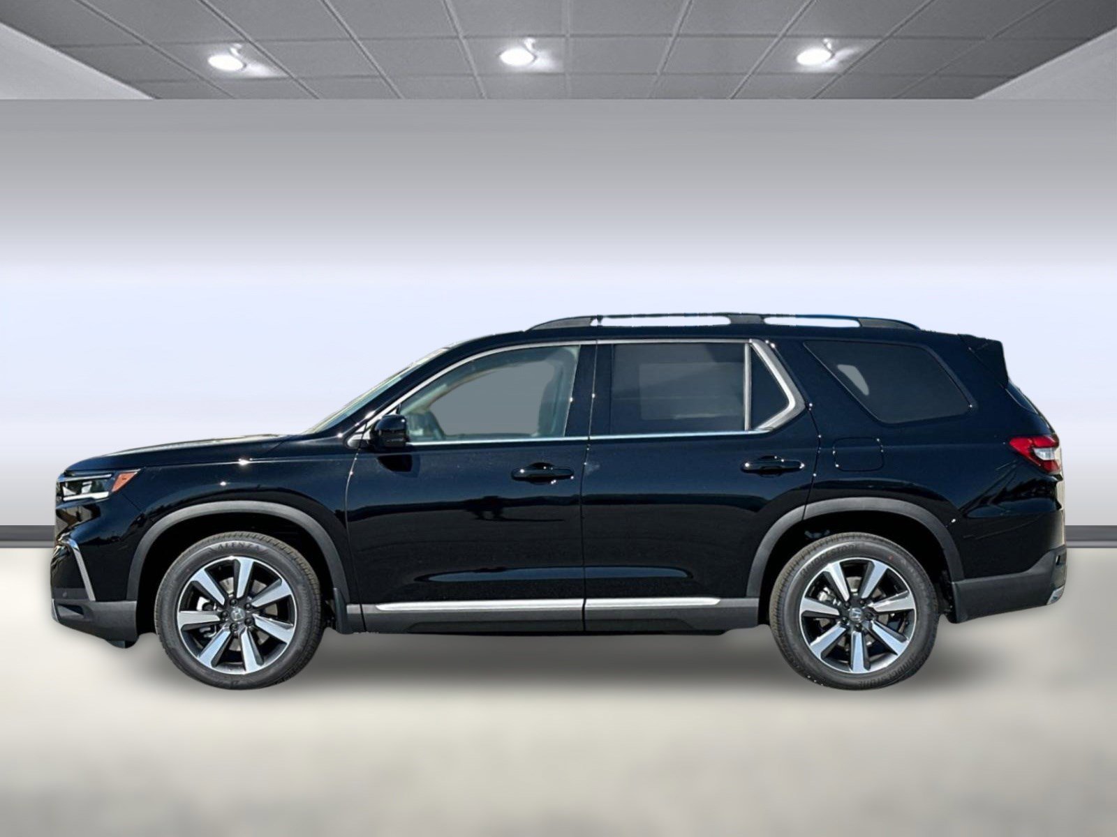 2025 Honda Pilot Touring photo 2