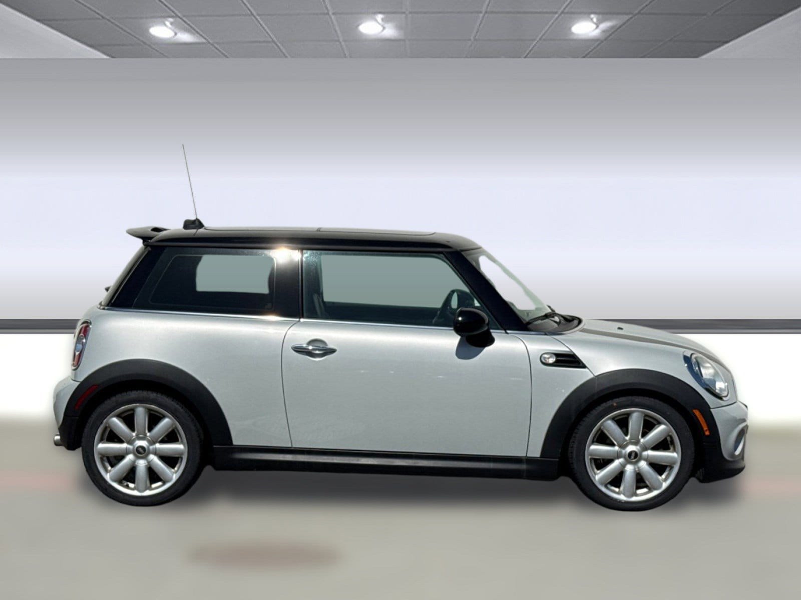 2013 MINI Hardtop Cooper photo 6