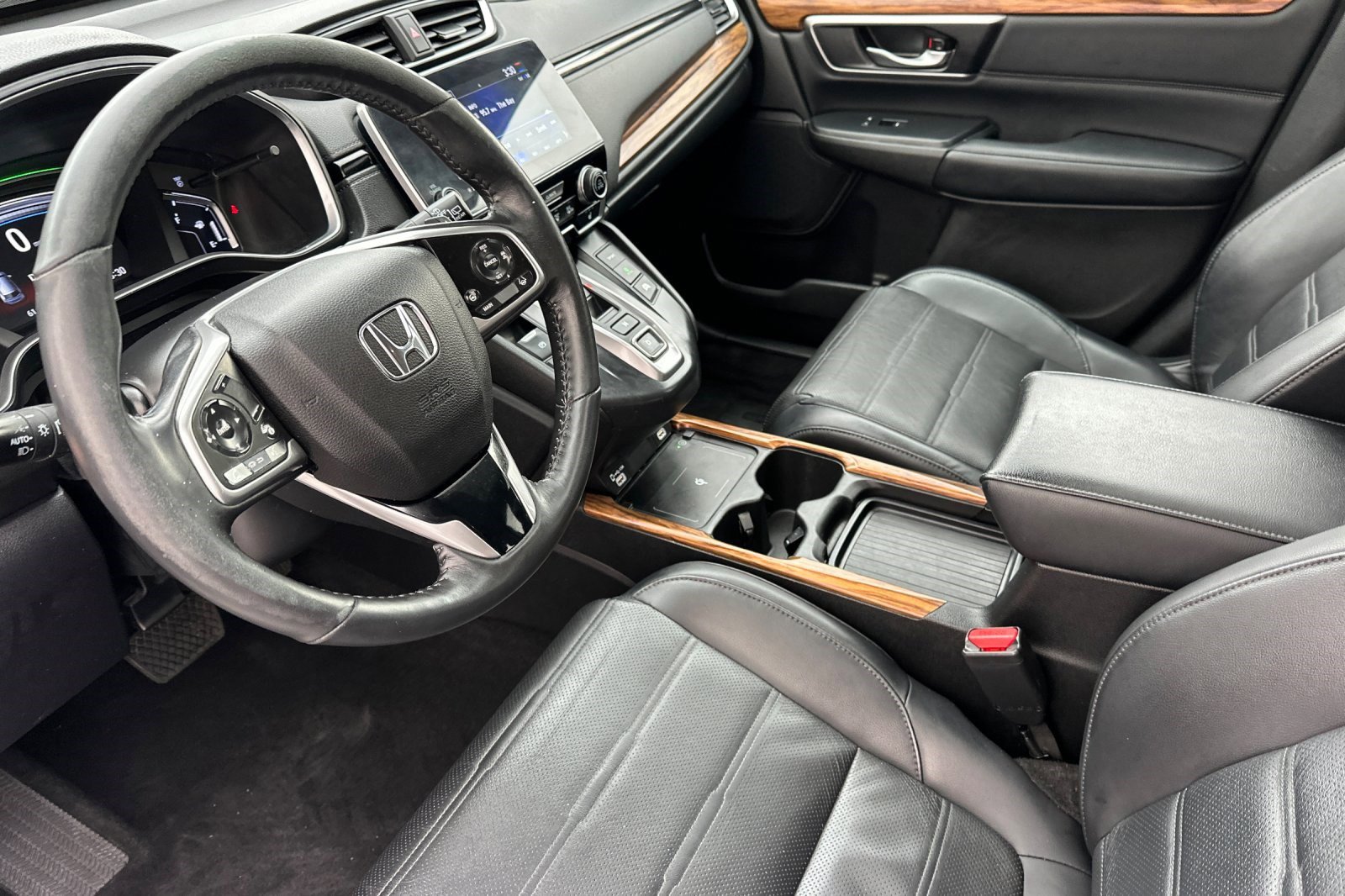 2022 Honda CR-V Hybrid Touring photo 4