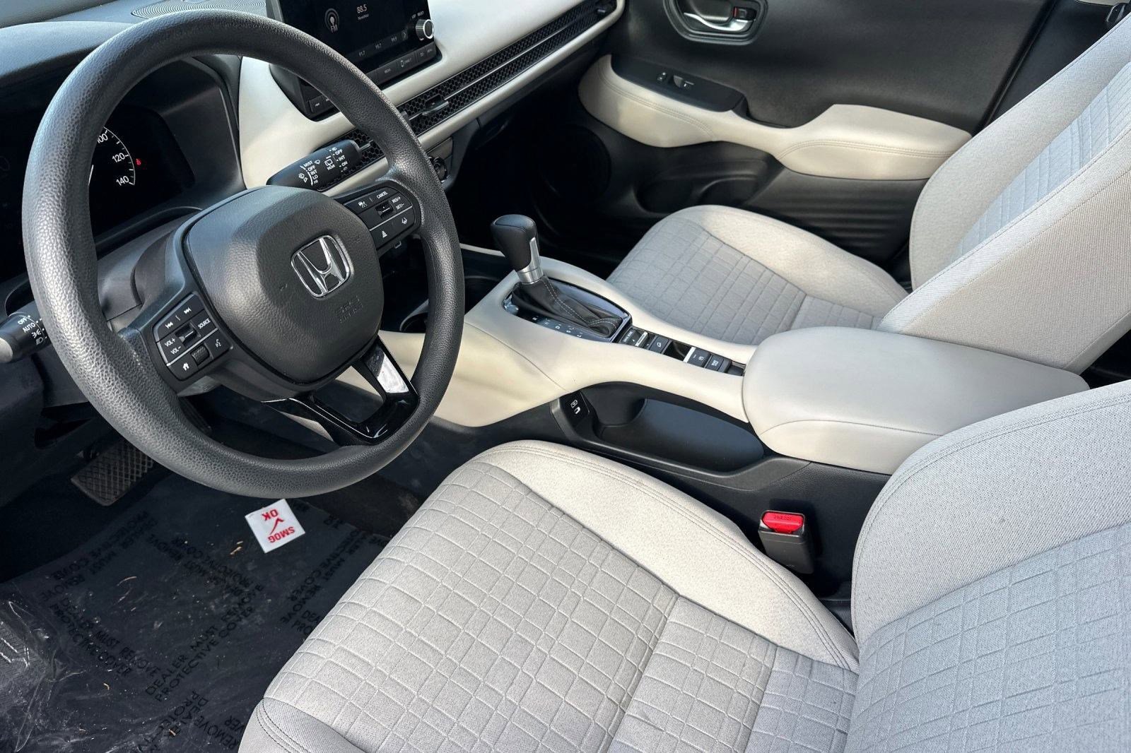 2024 Honda HR-V LX photo 4