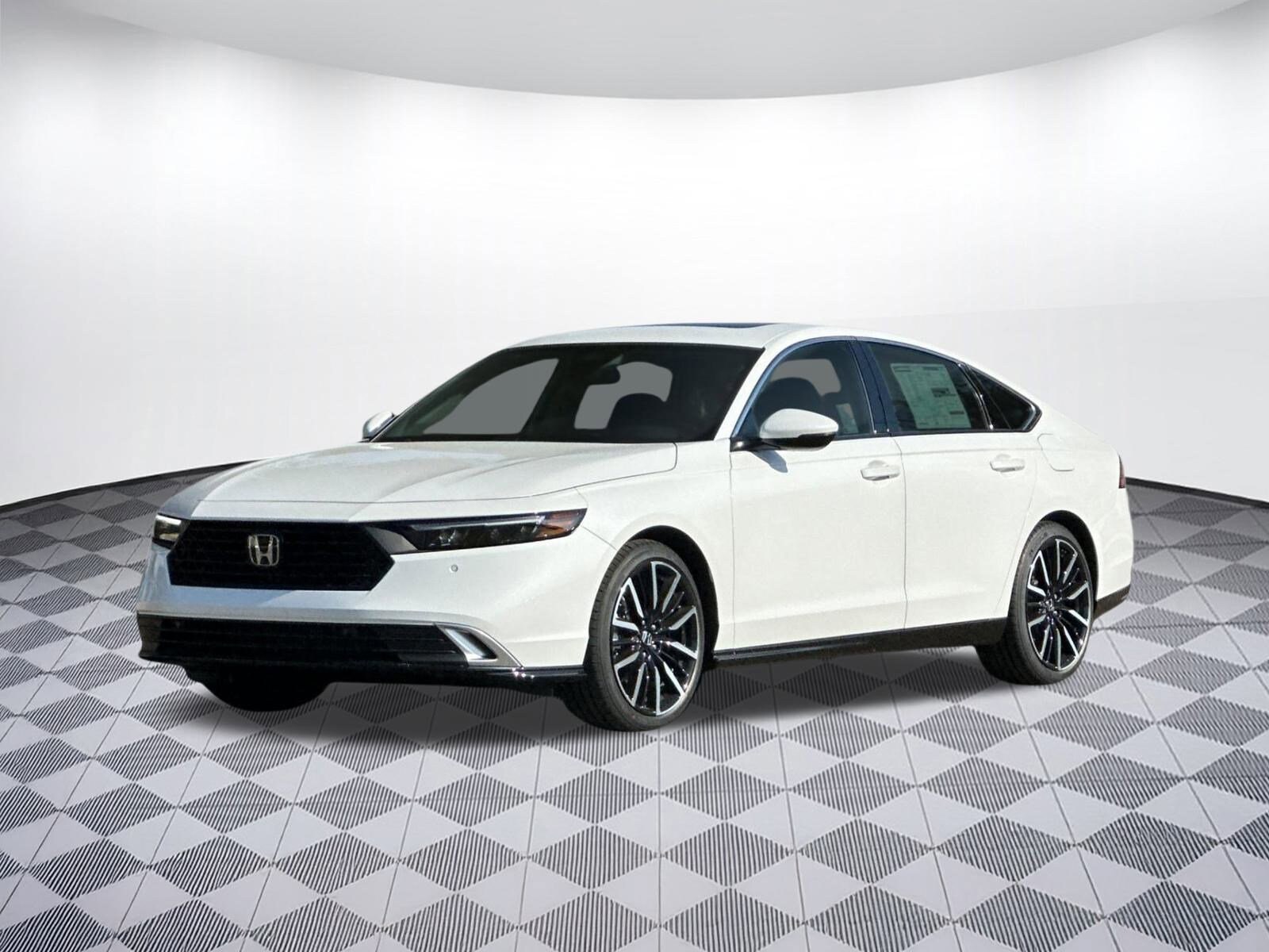 2025 Honda Accord Hybrid Touring photo 2