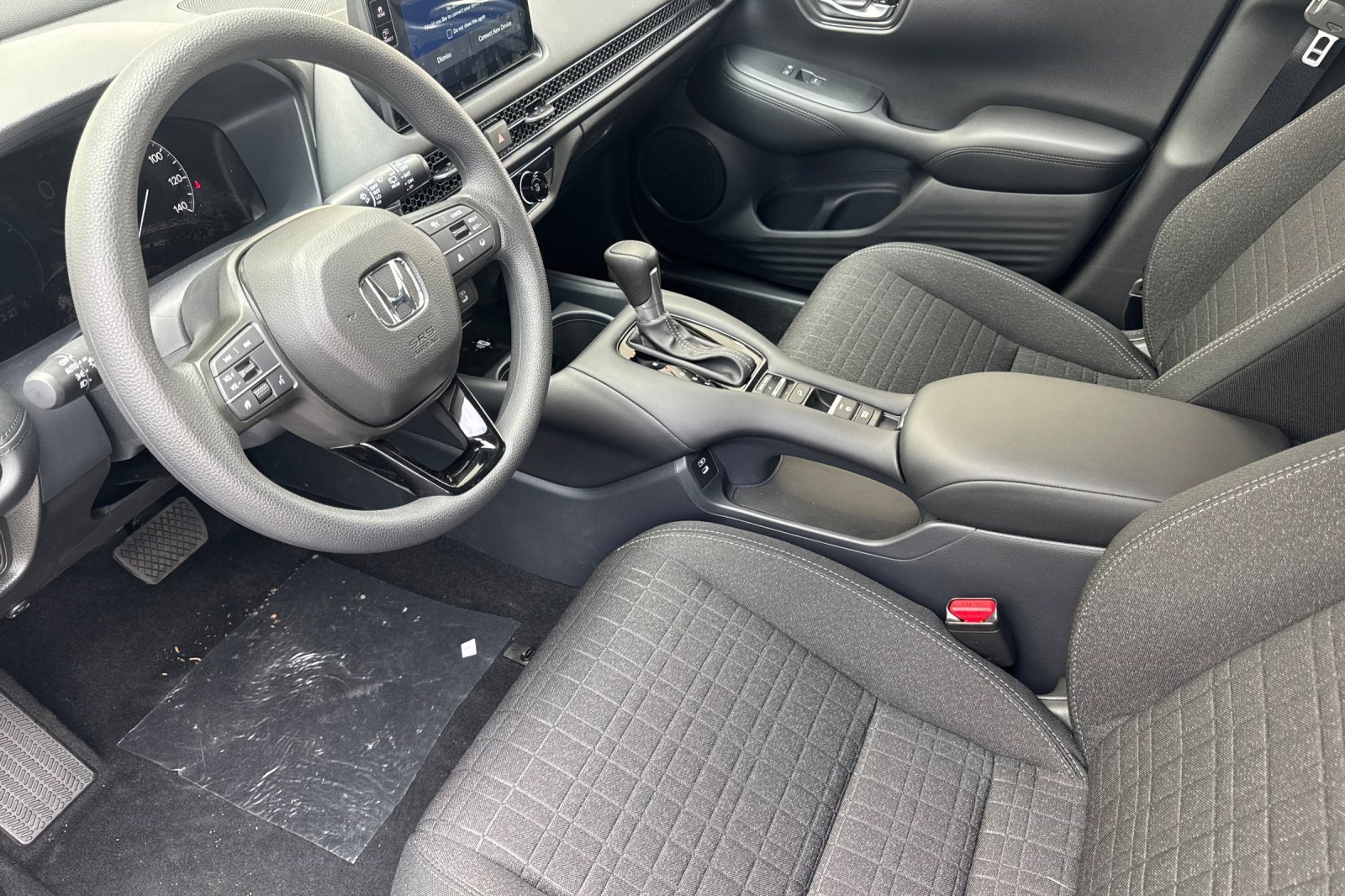 2026 Honda HR-V LX photo 4