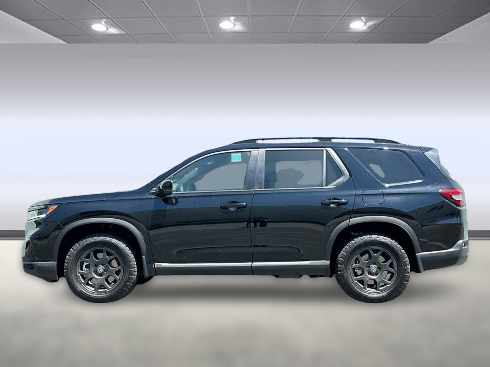 2025 Honda Pilot TrailSport photo 2