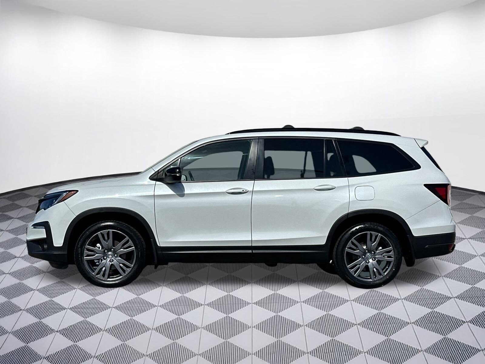2022 Honda Pilot Sport photo 2