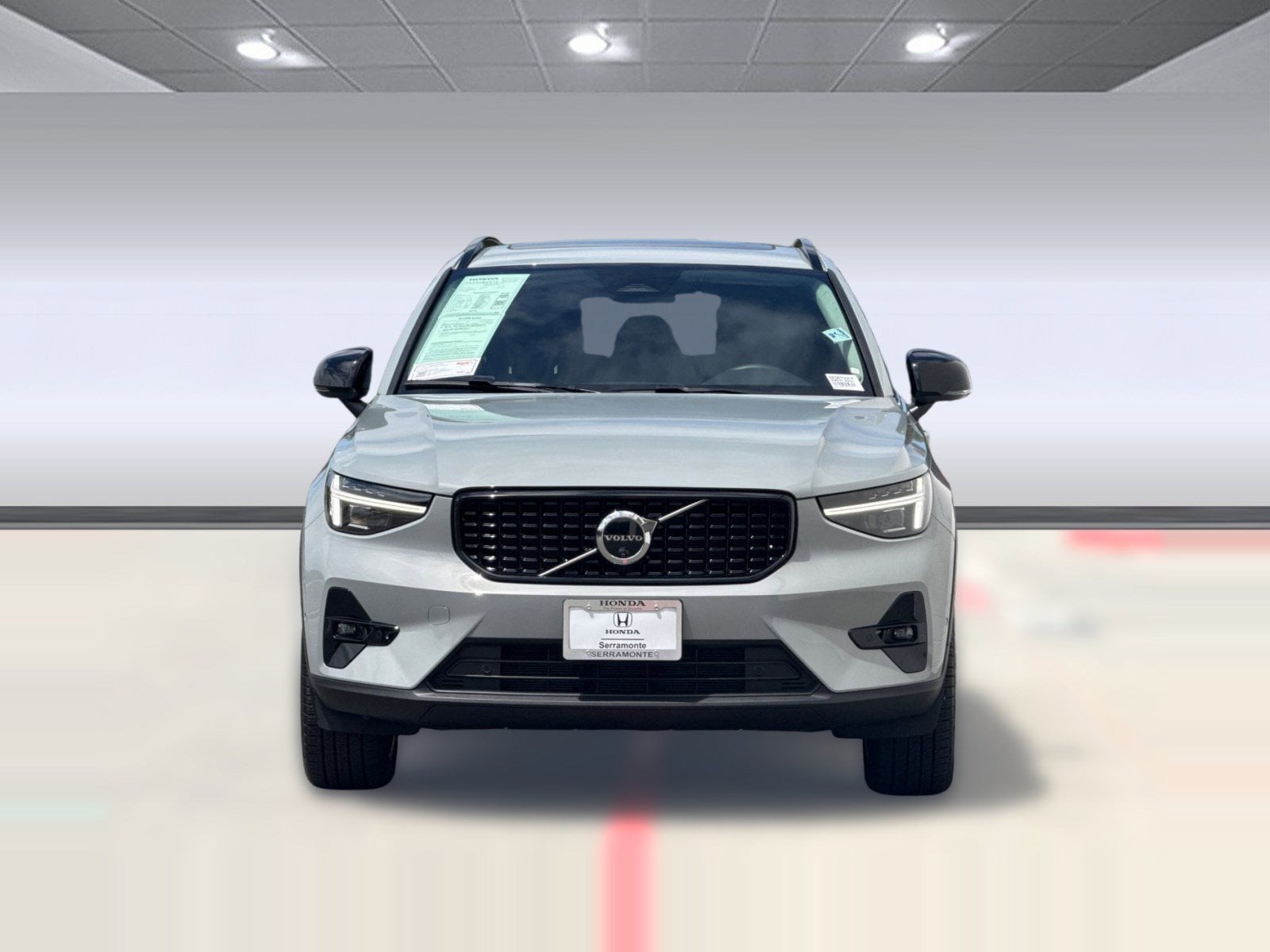 2025 Volvo XC40 B5 Ultra Dark Theme photo 5