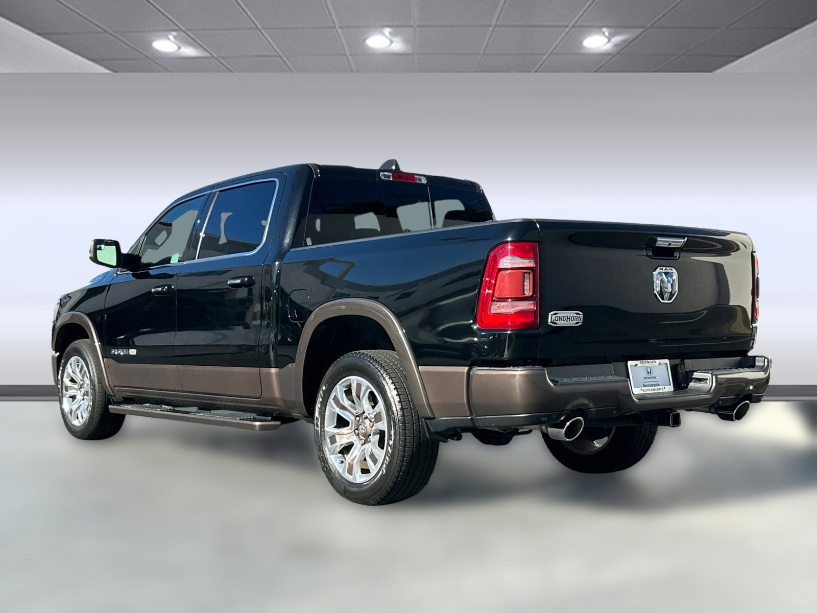 2021 Ram 1500 Longhorn photo 3