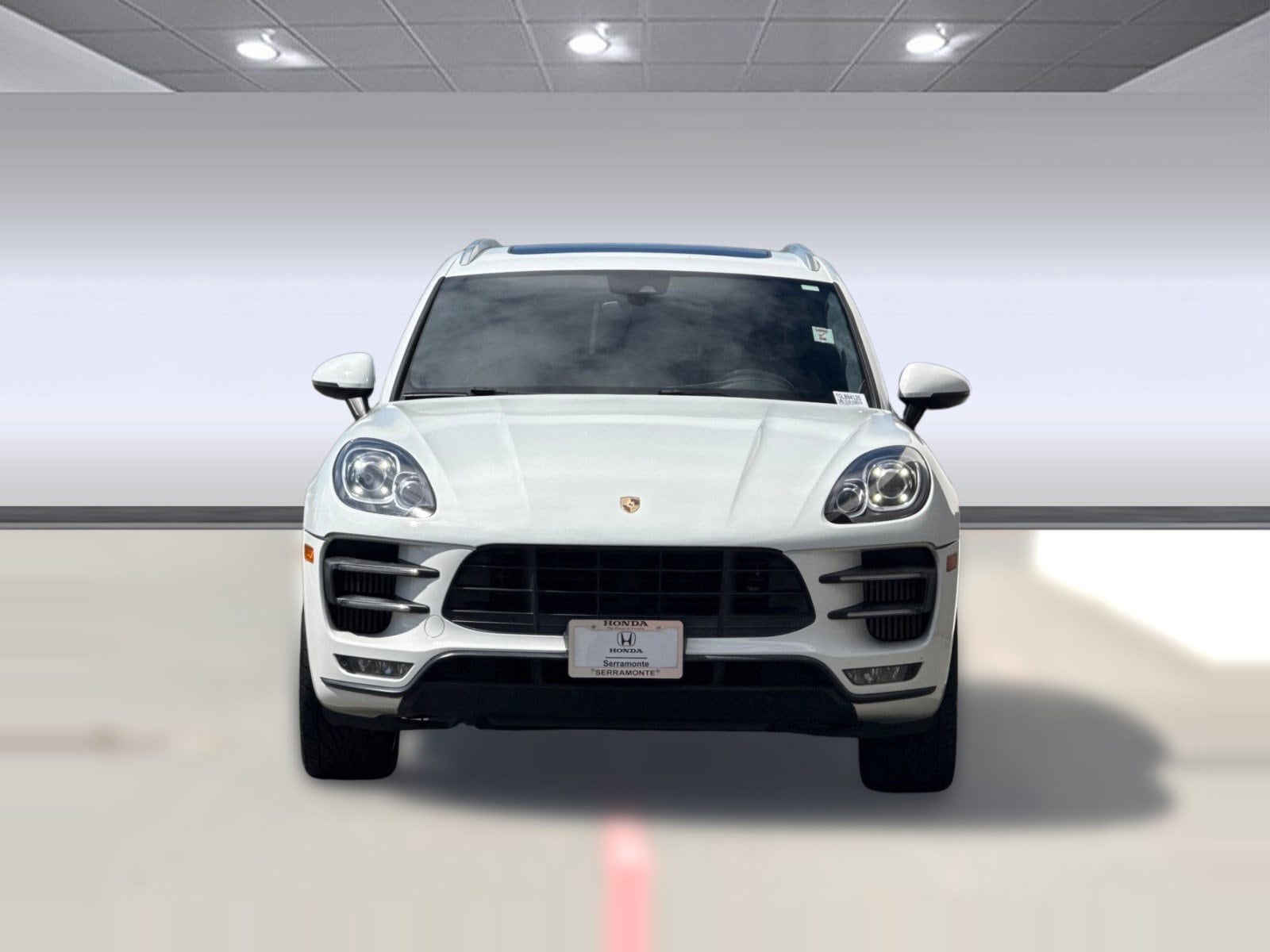 2016 Porsche Macan Turbo photo 4