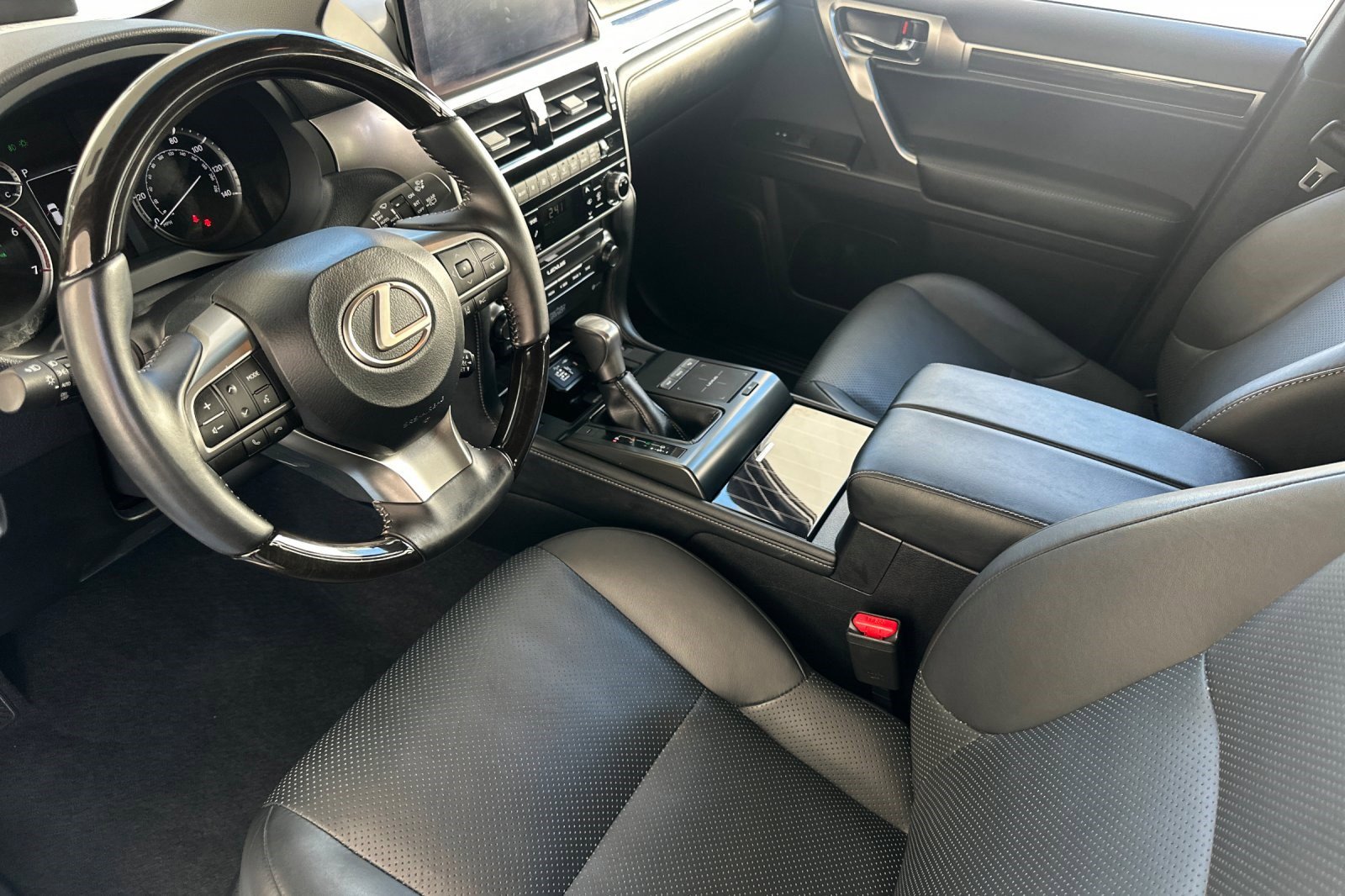 2023 Lexus GX 460 Luxury photo 4