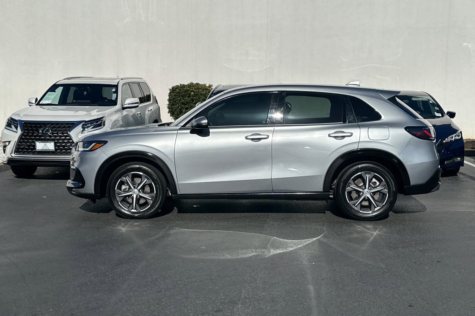 2025 Honda HR-V EX-L photo 2