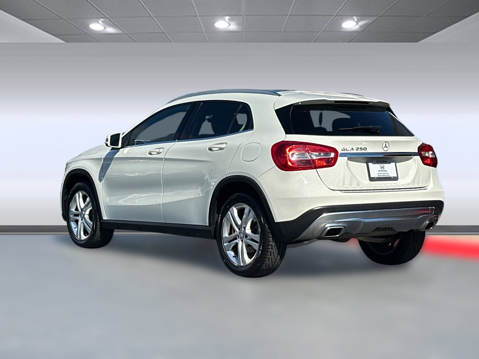 2016 Mercedes Benz GLA 250 photo 3