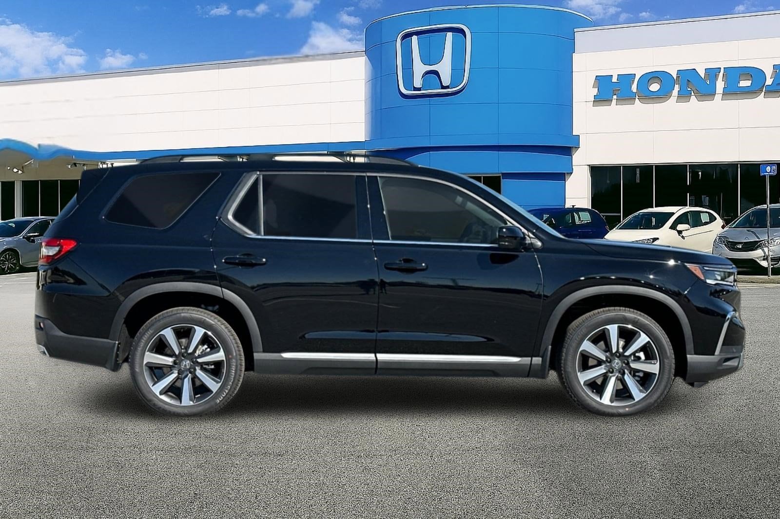 2025 Honda Pilot Touring photo 6