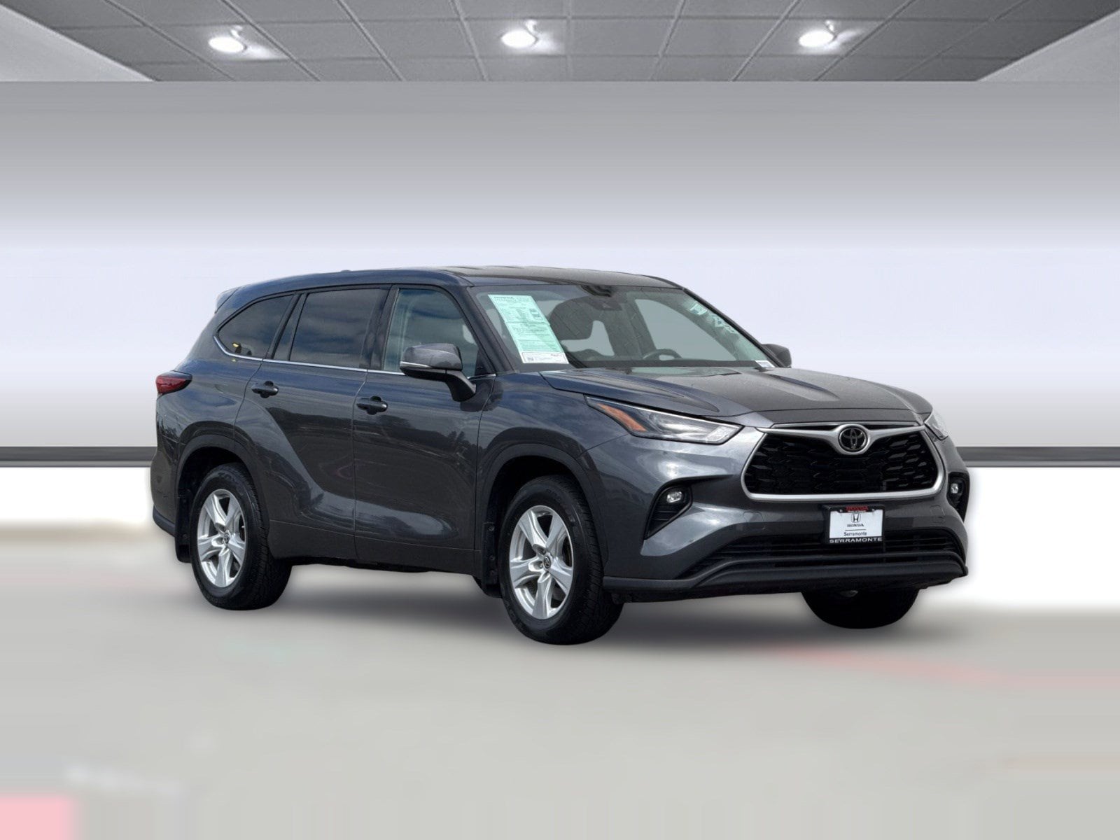 2022 Toyota Highlander LE photo 5