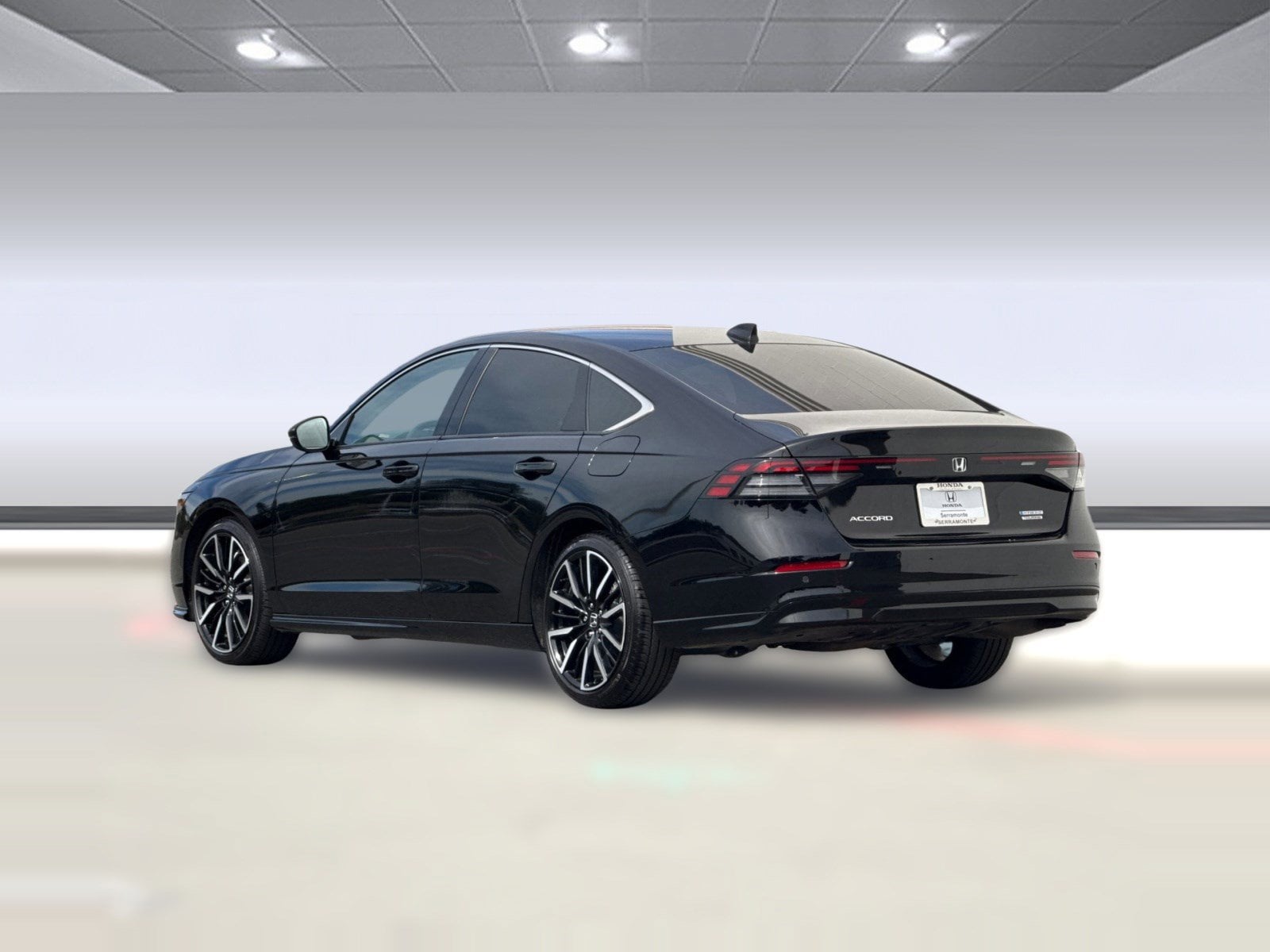 2025 Honda Accord Hybrid Touring photo 2