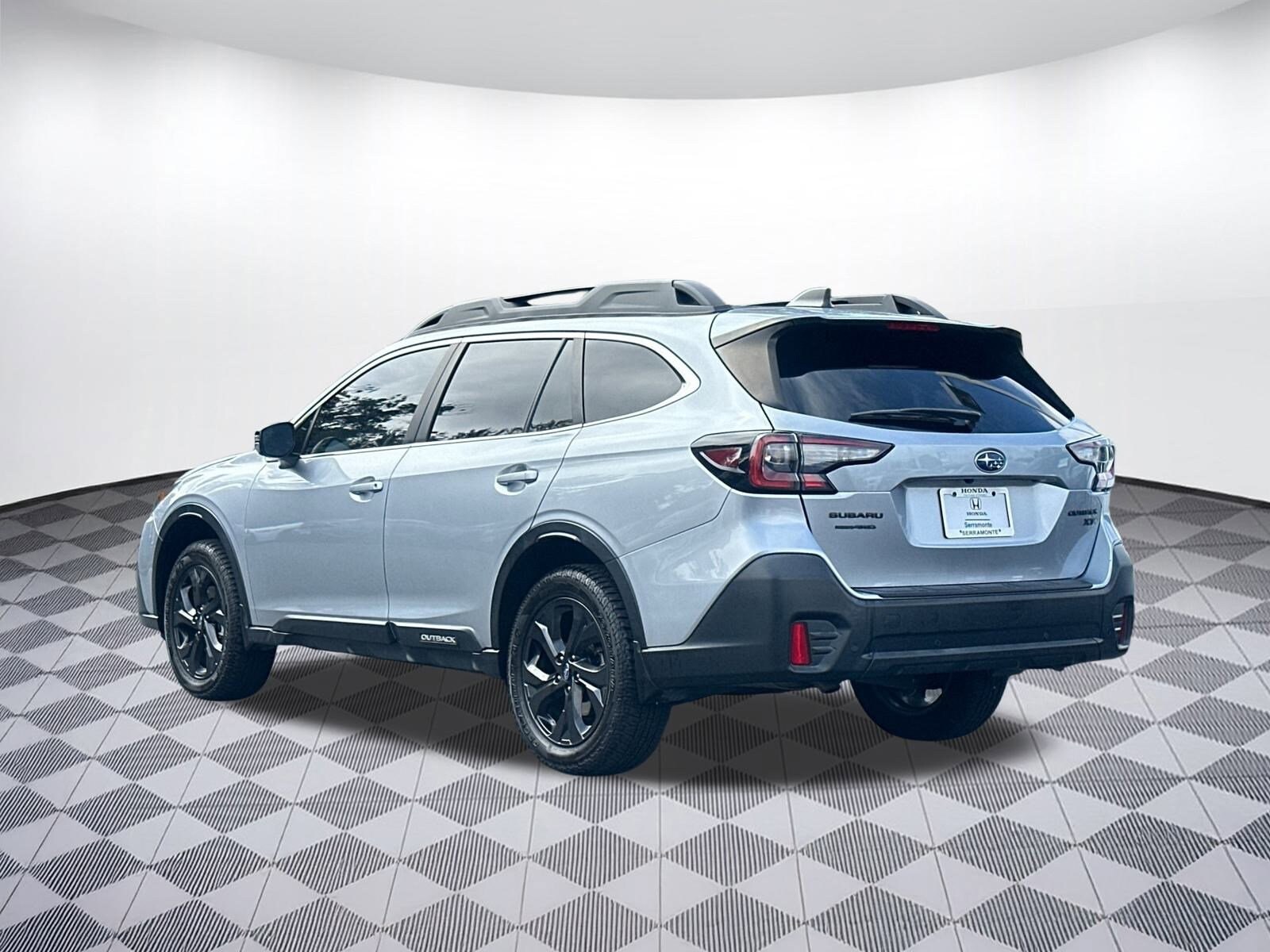 2021 Subaru Outback Onyx Edition XT photo 2