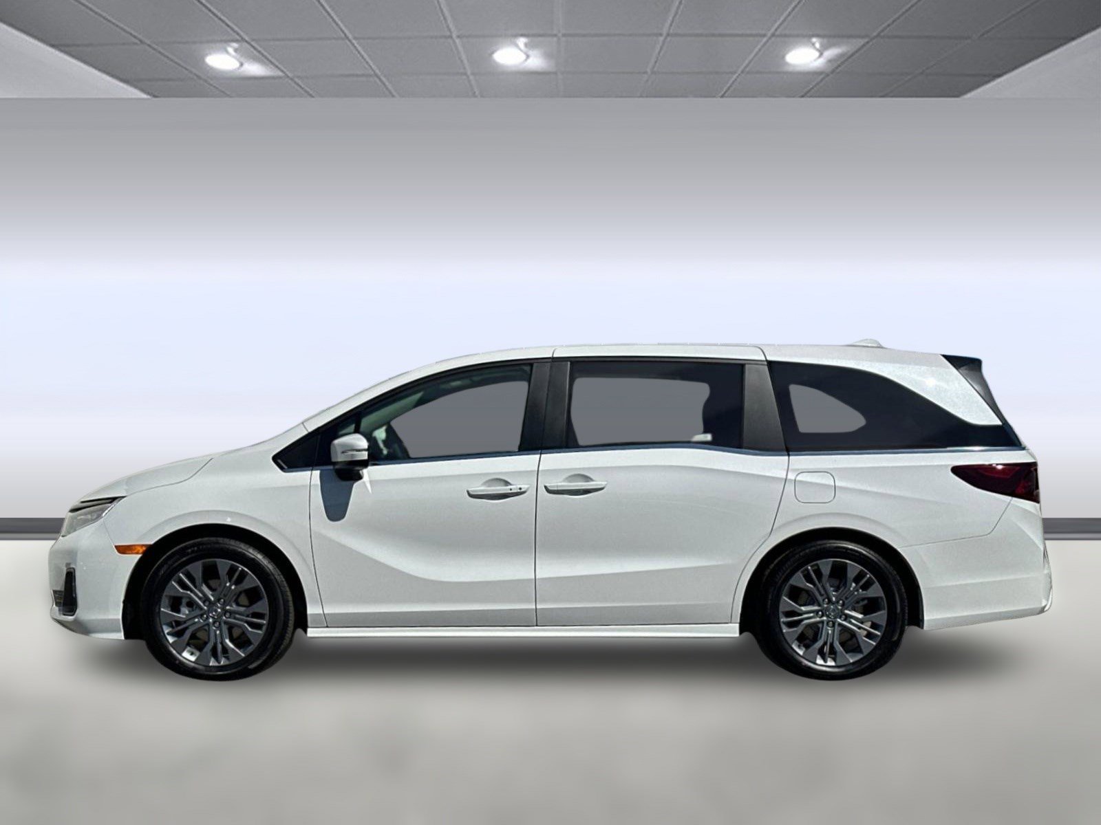 2026 Honda Odyssey Touring photo 2