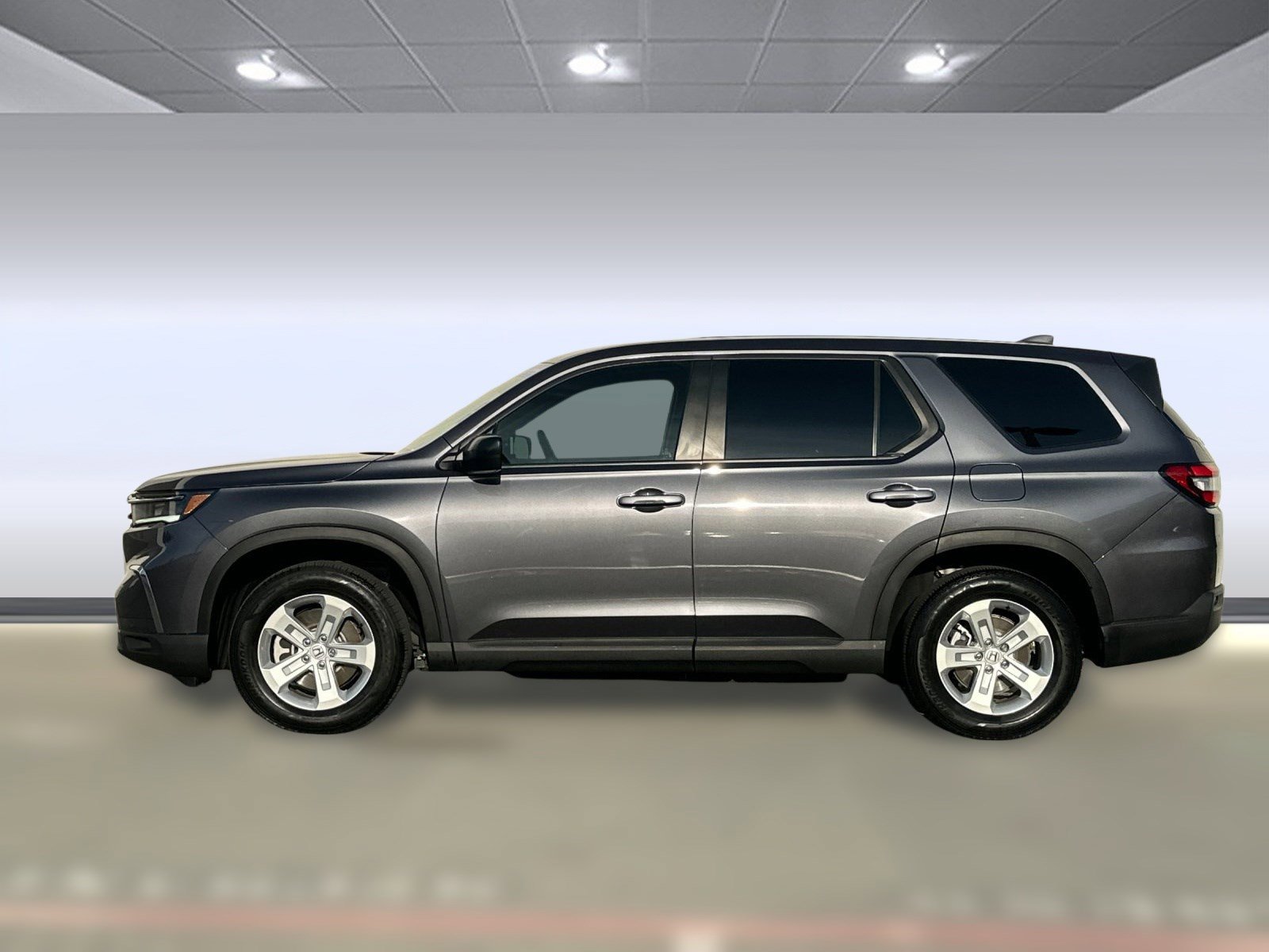 2024 Honda Pilot LX photo 2
