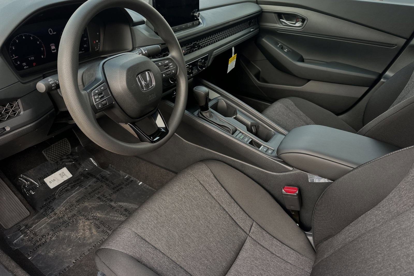 2025 Honda Accord LX photo 4