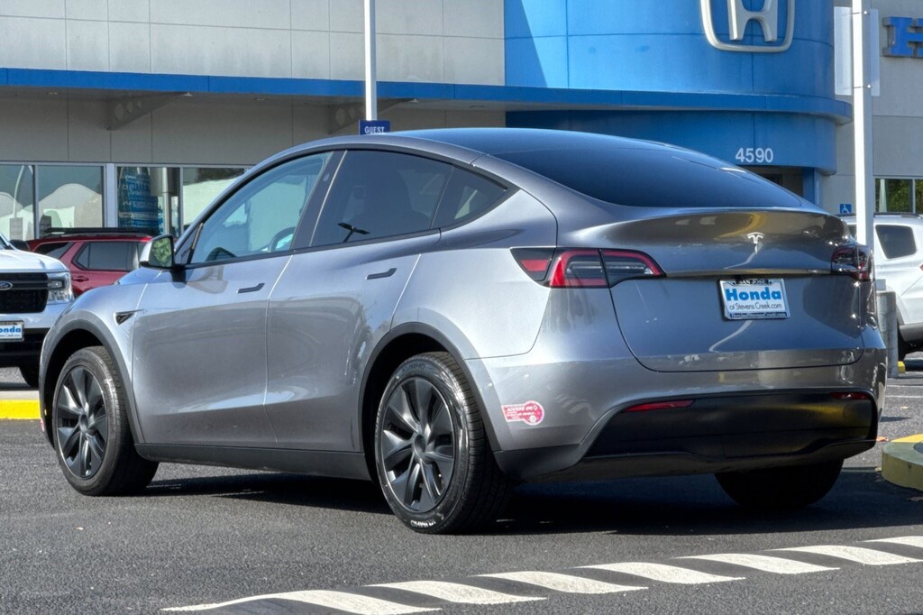 Used 2024 Tesla Model Y Long Range SUV